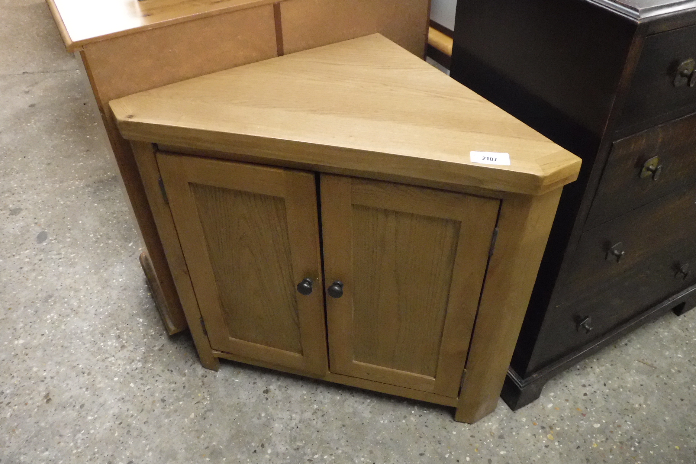 (5) Oak 2 door corner unit cupboard