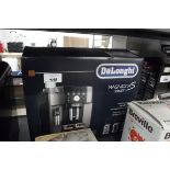 (40) De Longhi Magnifica Smart coffee machine