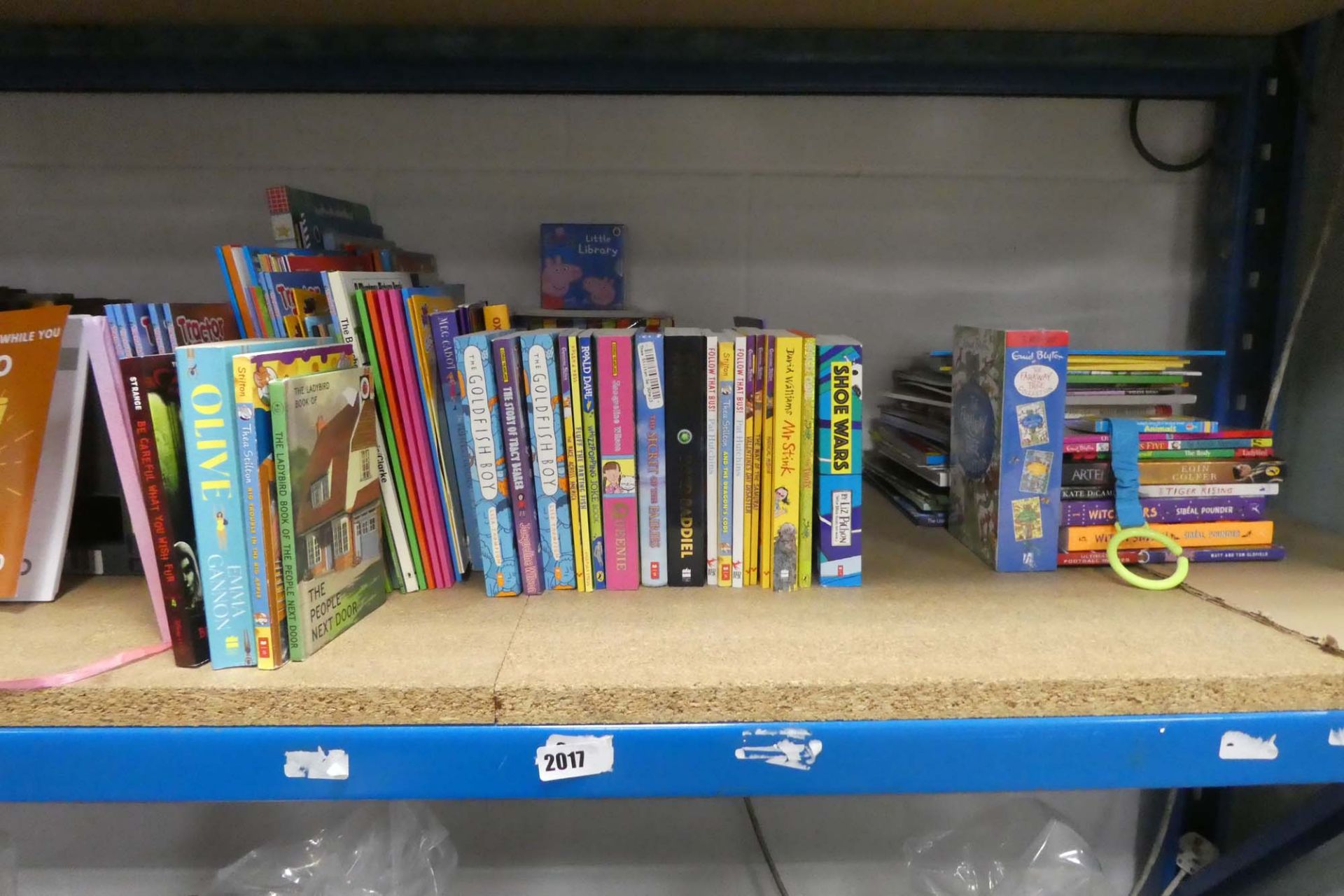 Large selection of children's books, puzzle books, paperback novels etc