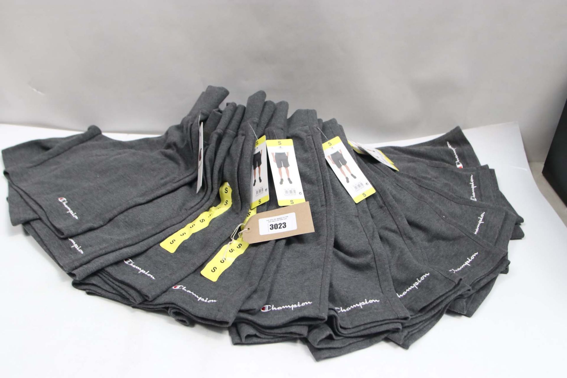 Quantity of Champion shorts in grey