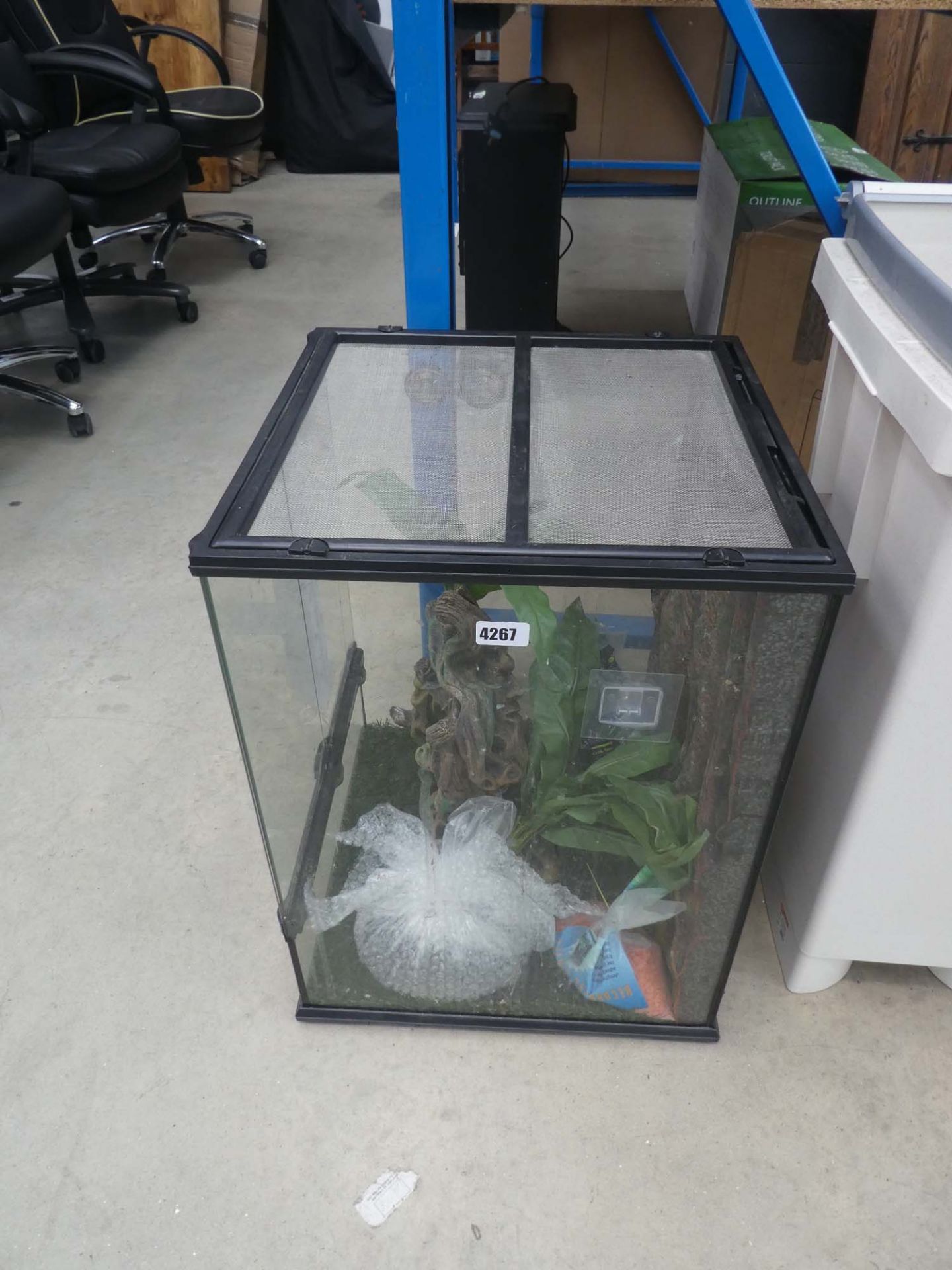 Large vivarium