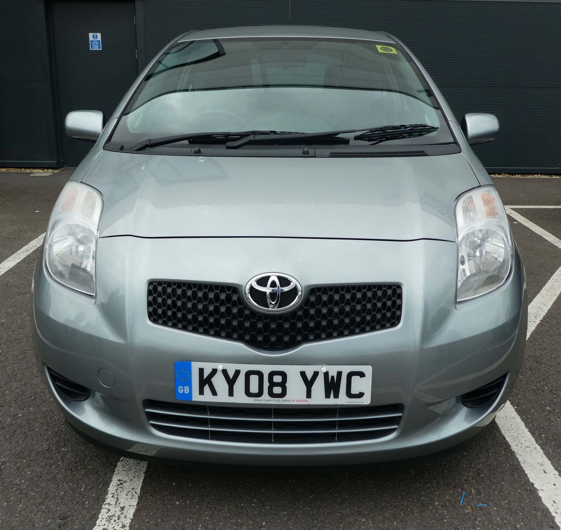 KY08 YWC Toyota Yaris TR in silver, first registered 05.03.2008, one key, 1296cc, petrol, 3 door - Image 7 of 8