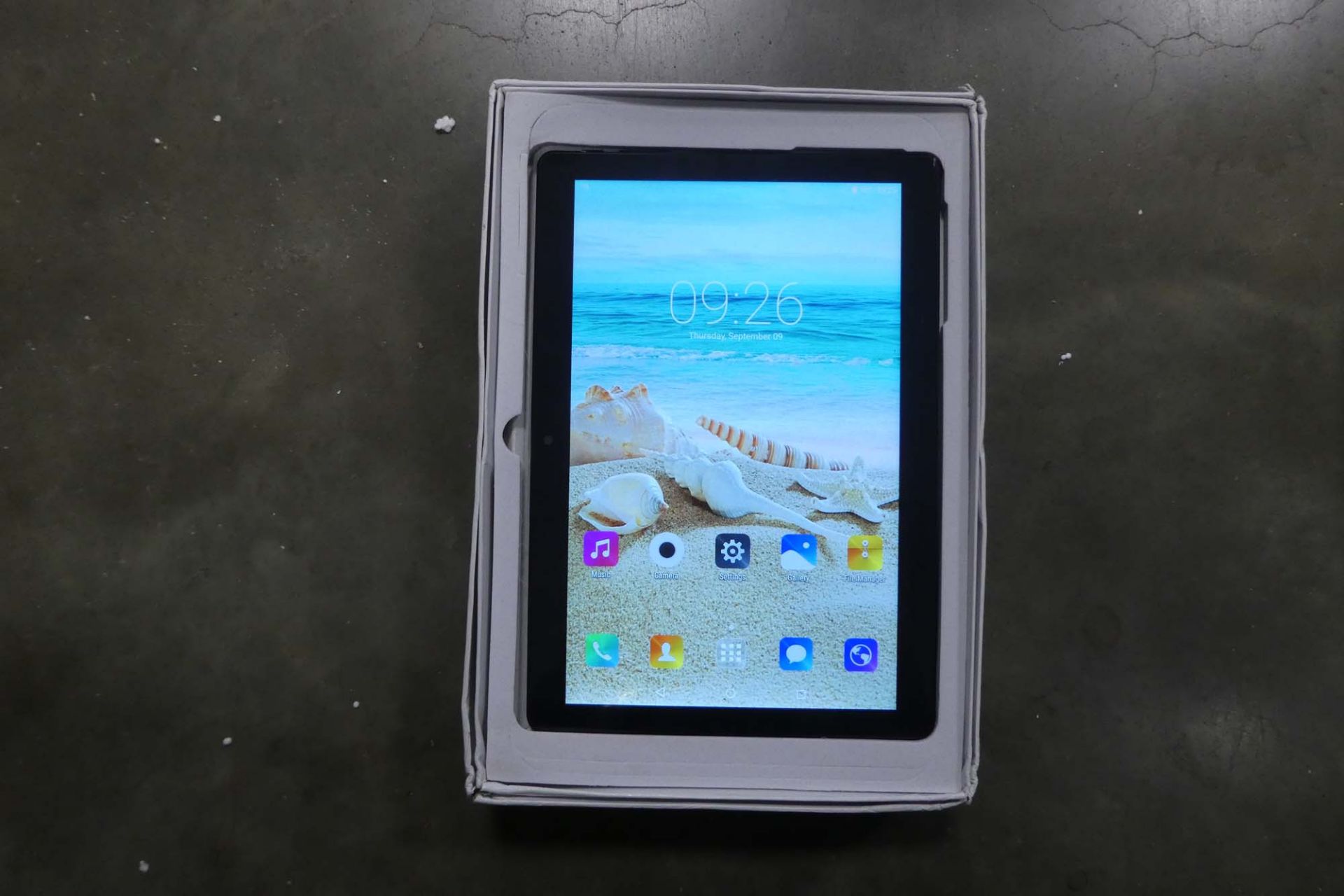 Android tablet with box and charger