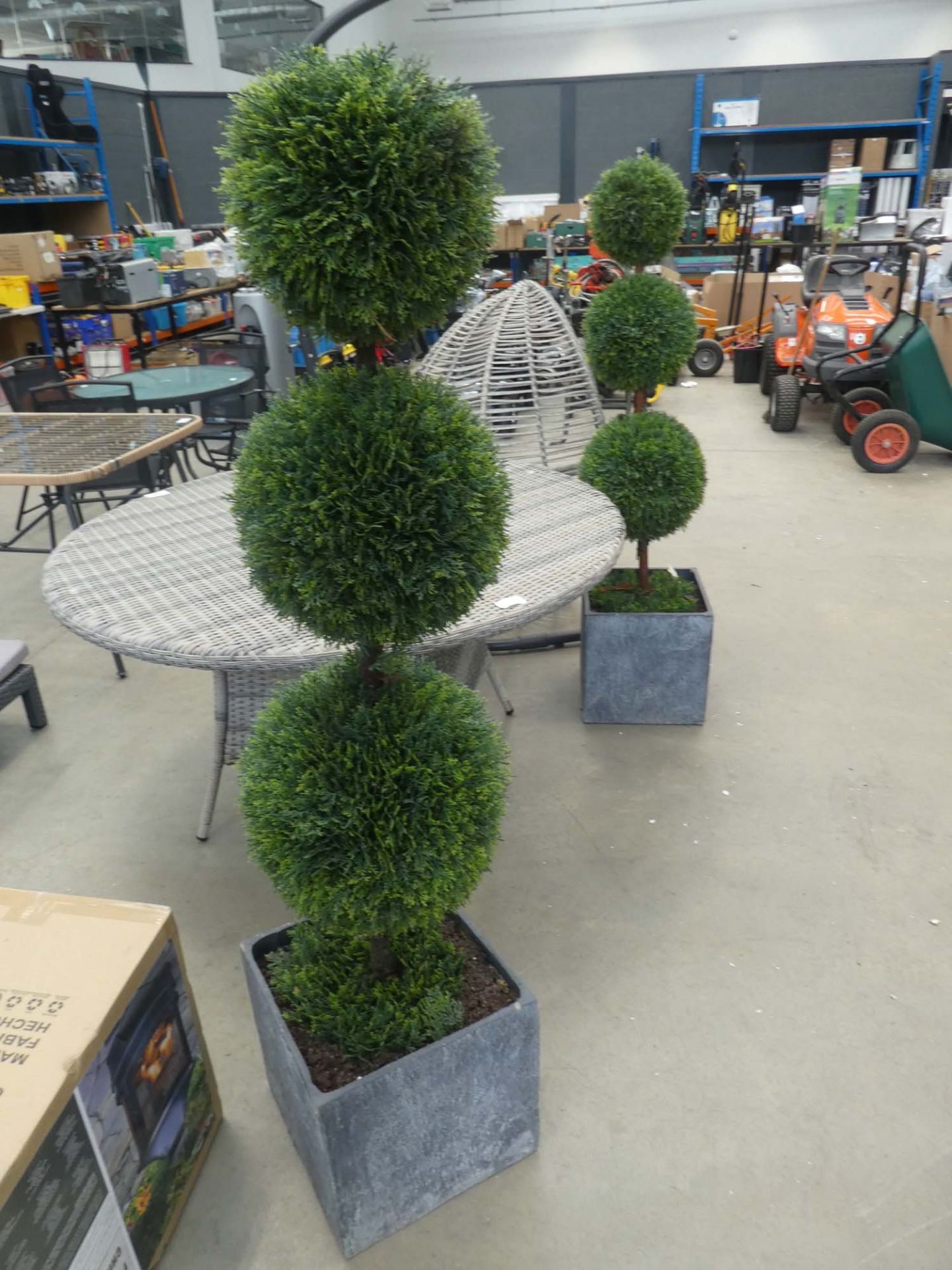 2 artificial 3-ball conifer plants (damaged trunks)