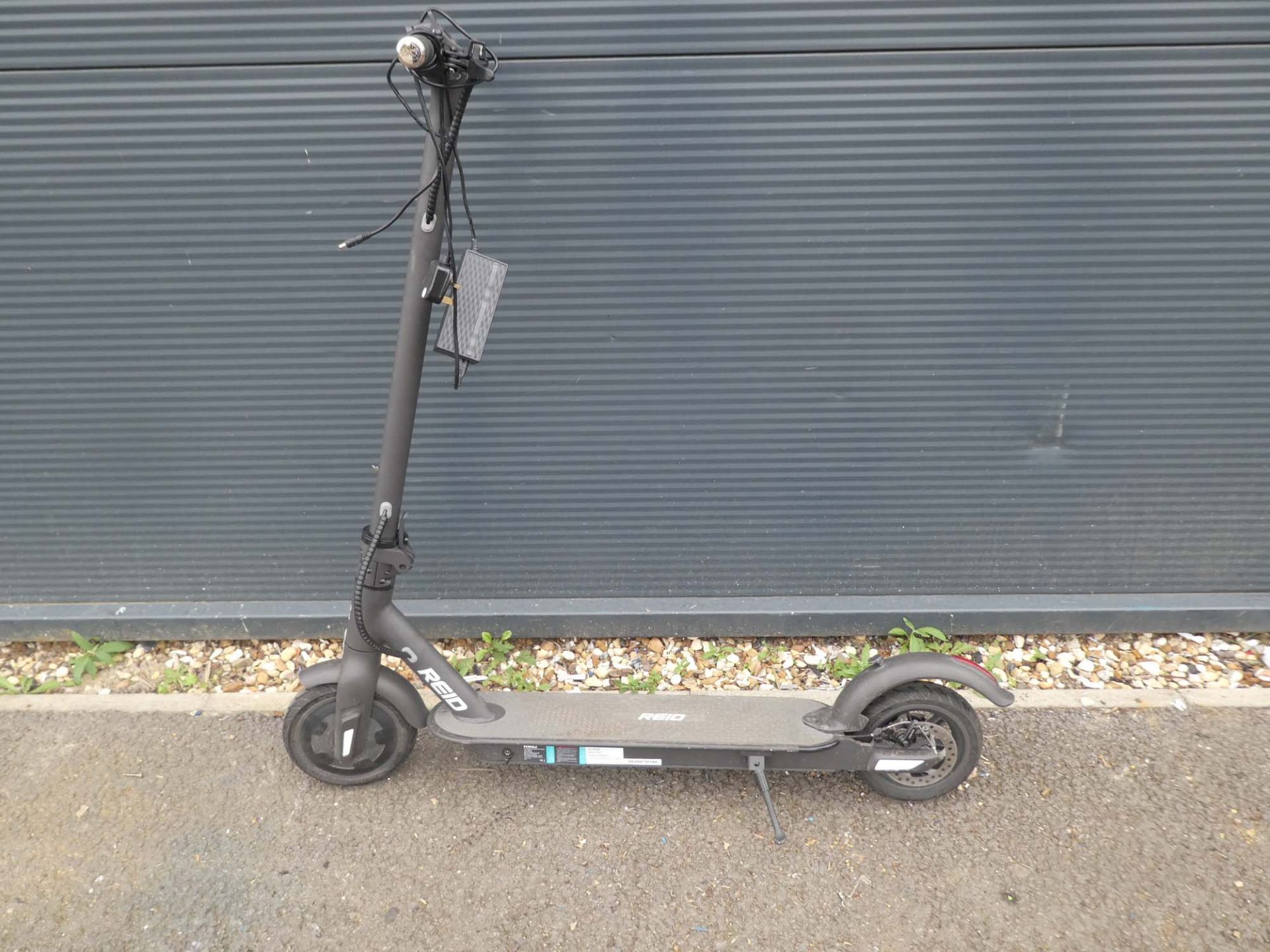 Reed electric scooter with charger