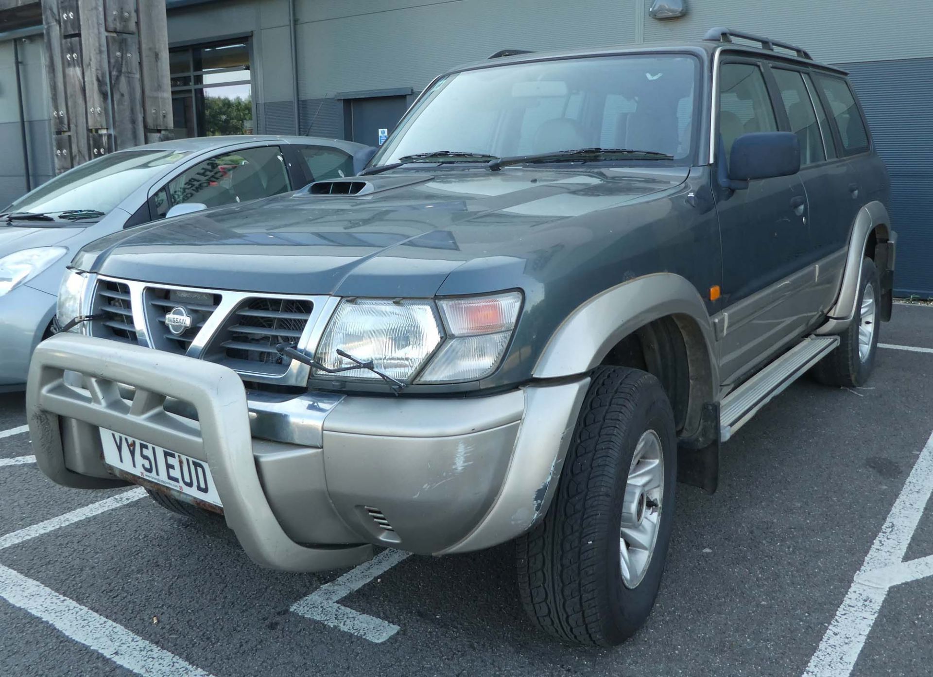 YY51 EUD Nissan Patrol GR SE+ TD automatic in green, first registered 14.02.2002, one key, 2953cc,