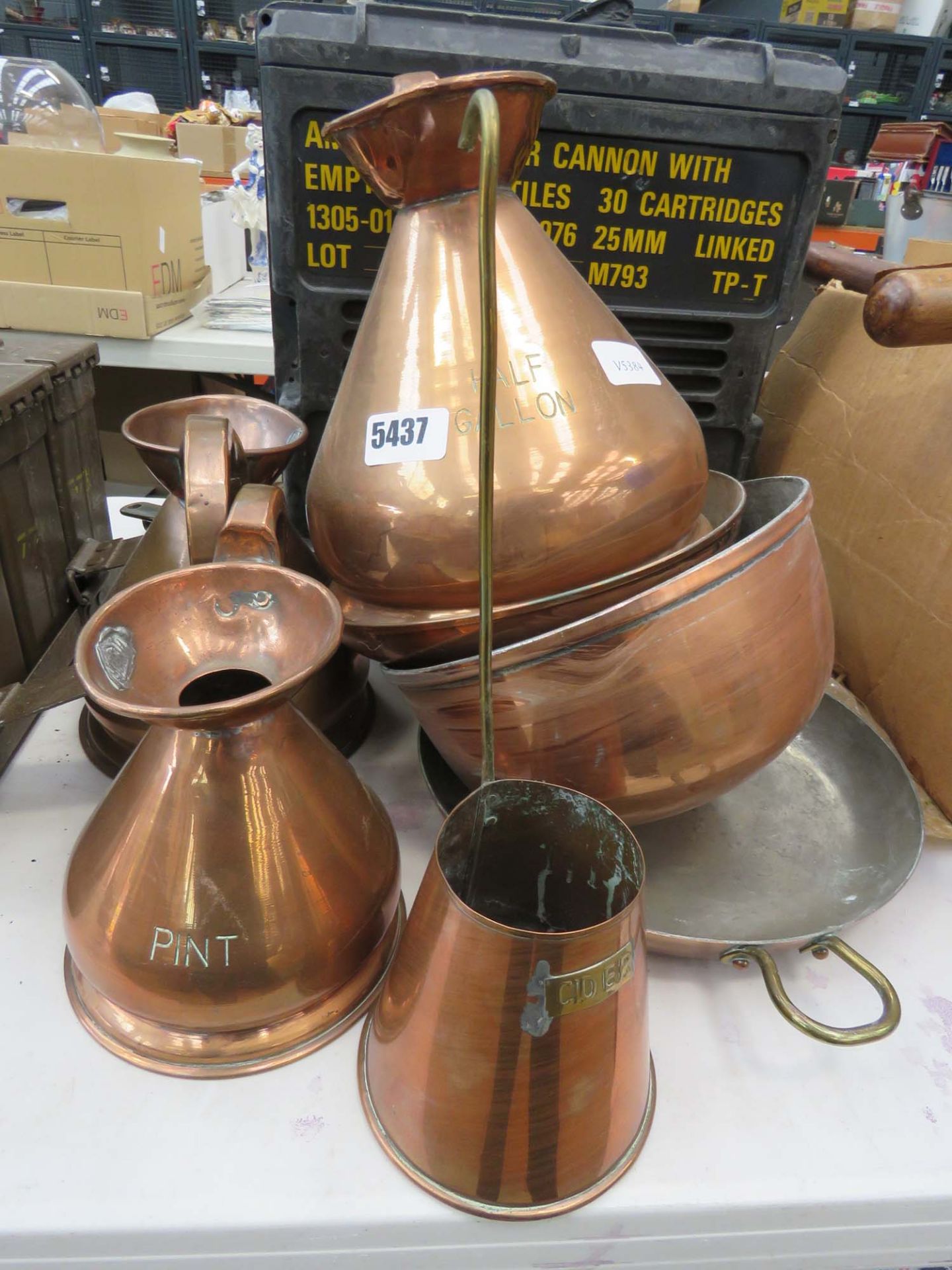Quantity of copper ewers and cooking vessels
