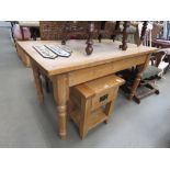 Pine kitchen table