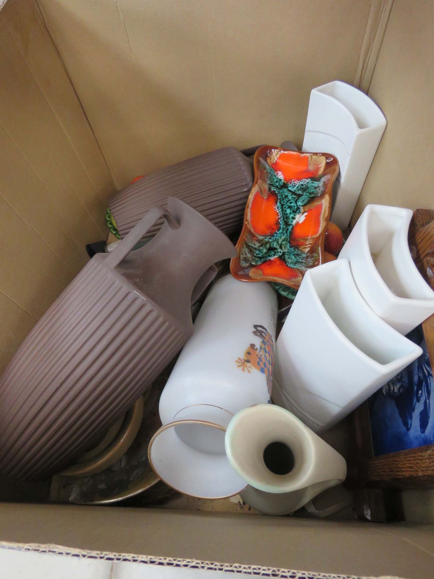 2 boxes containing Poole and other pottery plus modern majolica and studio pottery