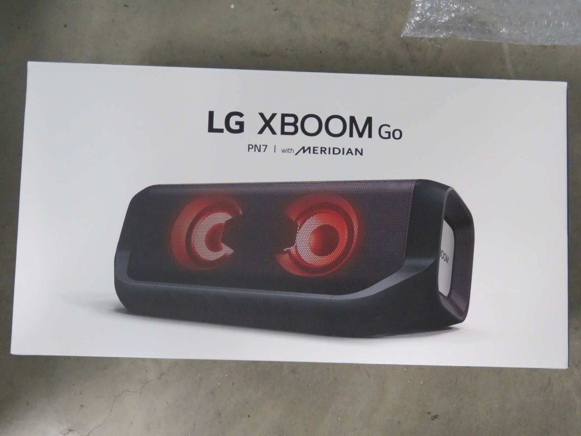 LG Xboom PN7 bluetooth speaker with box