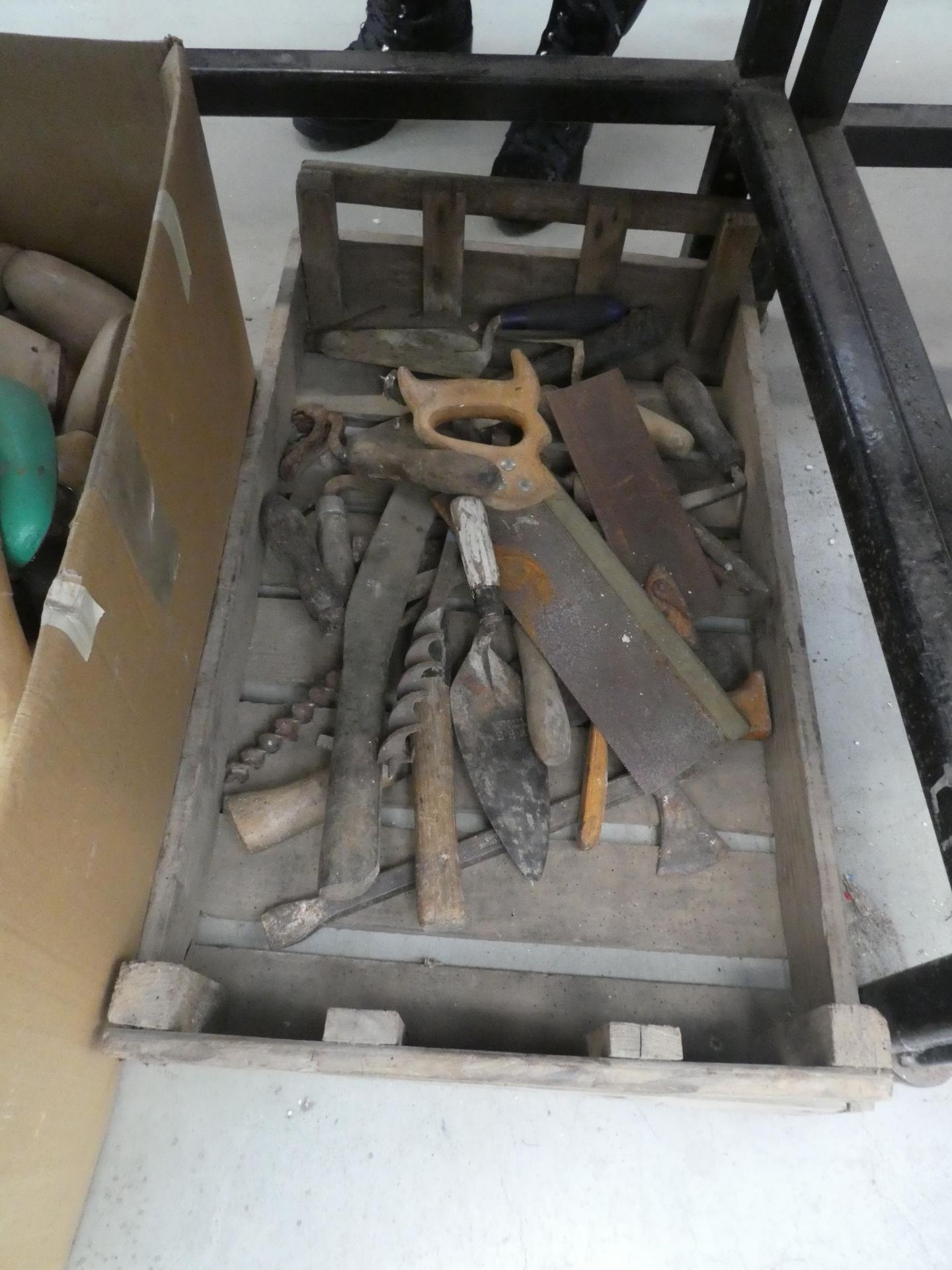 Box of shoe lasts and small box of tools - Image 2 of 2