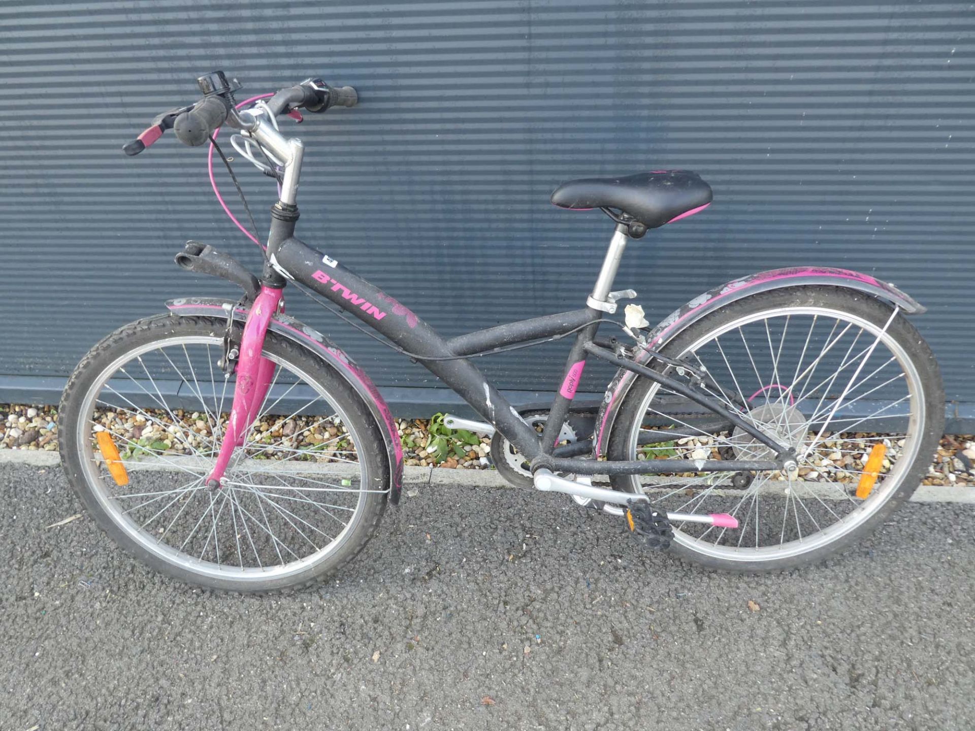 Pink and black girls bike (one pedal)