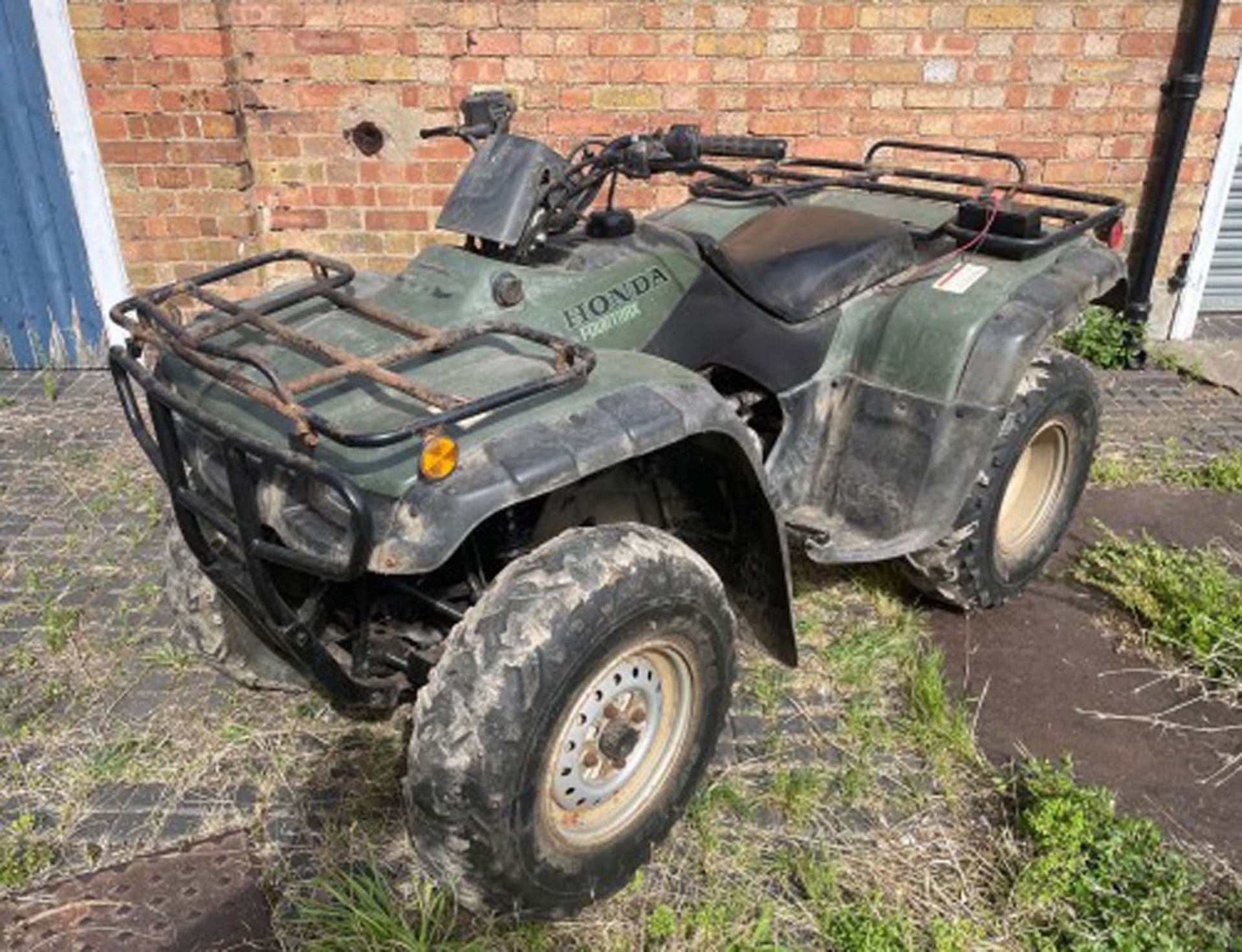 2002 HONDA FOURTRAX 350cc QUAD BIKE 4×4 Quad bike showing 6,800 hours. With Owners handbook, service