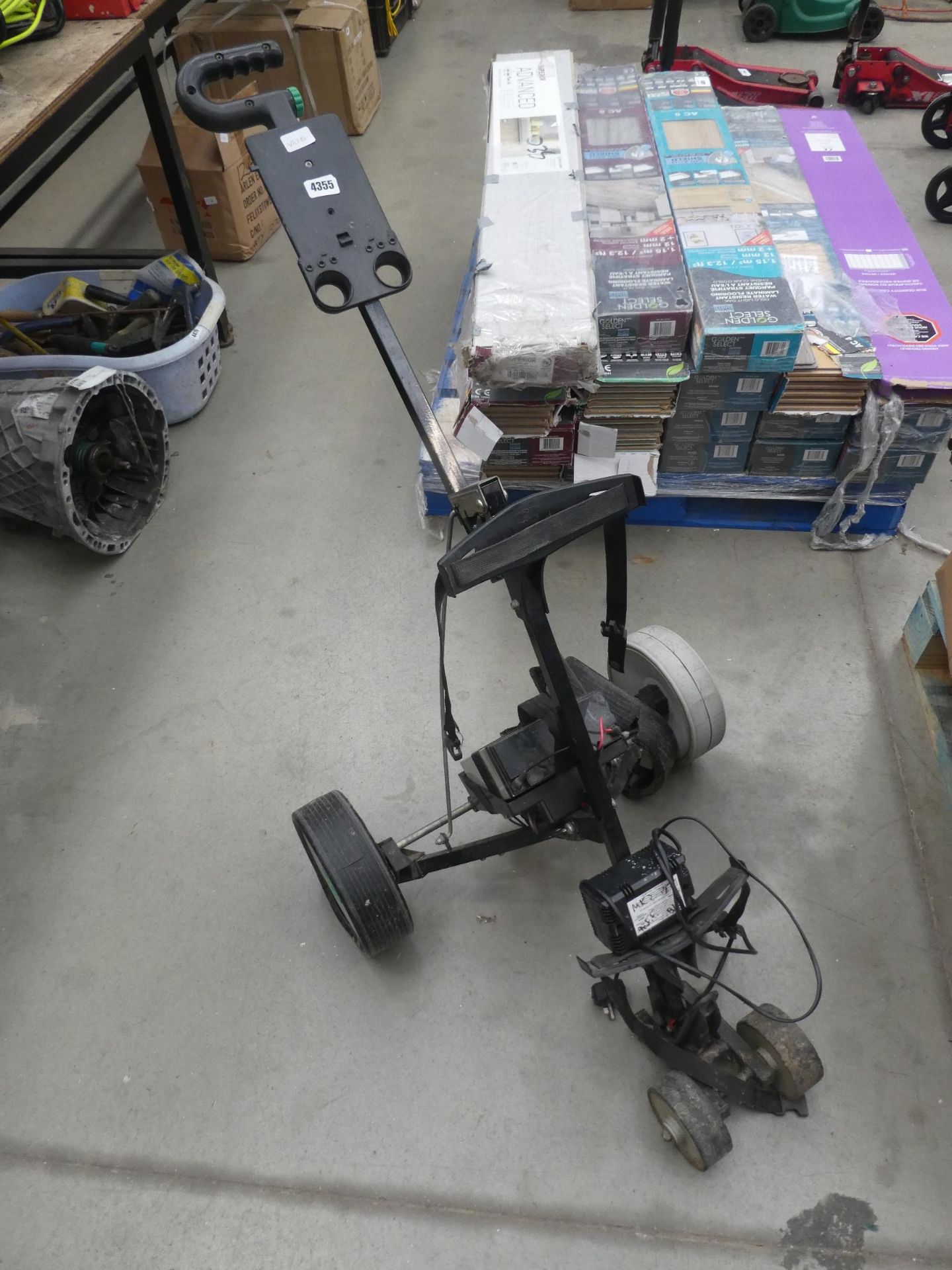 4280 Hillbilly golf trolley with battery and charger (damaged wheel)