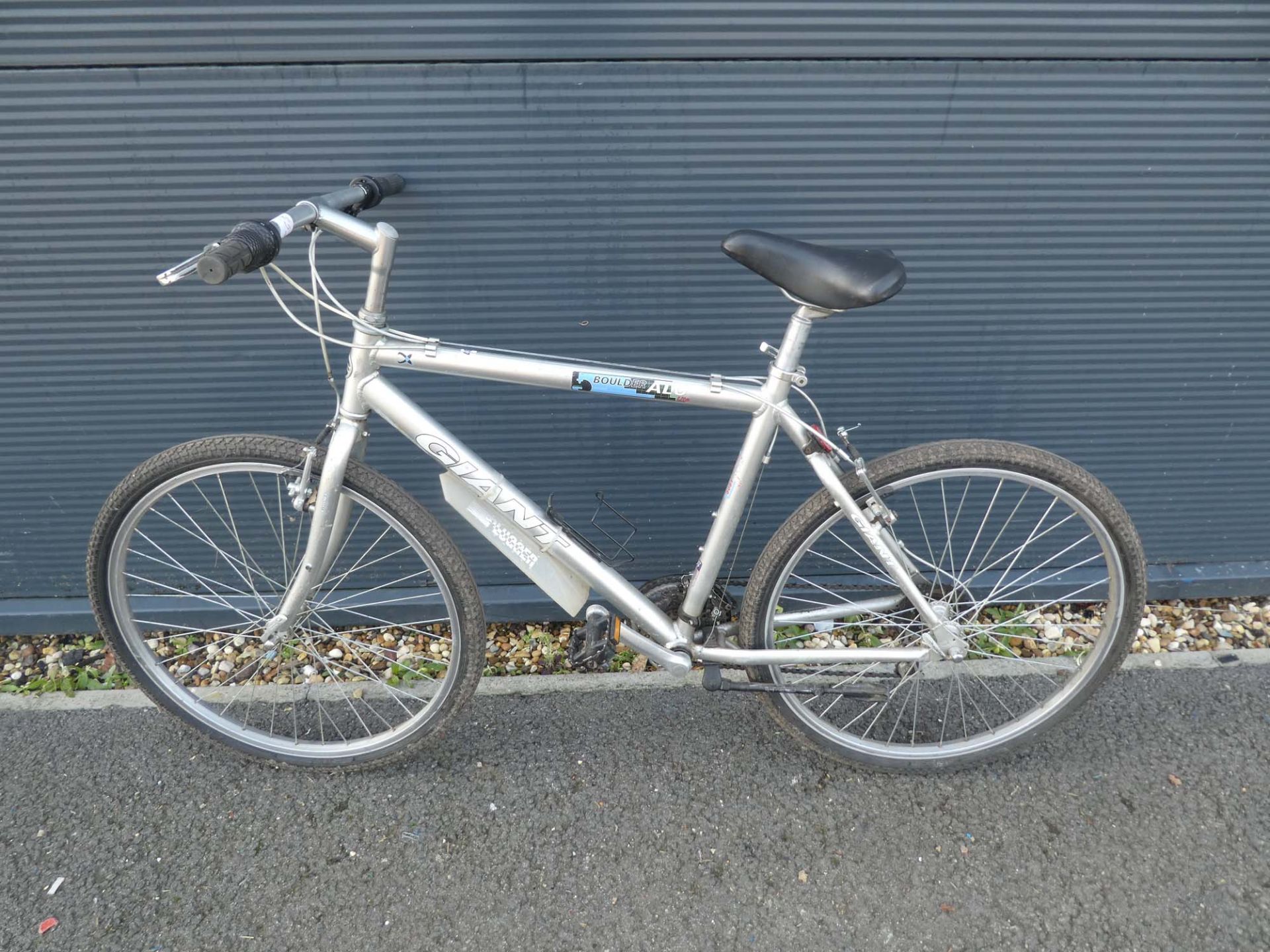 Giant silver gents bike