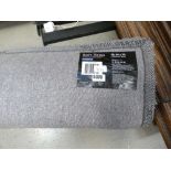 Soft step carpet in grey