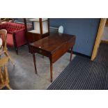 Mahogany Pembroke table with 2 dummy drawers