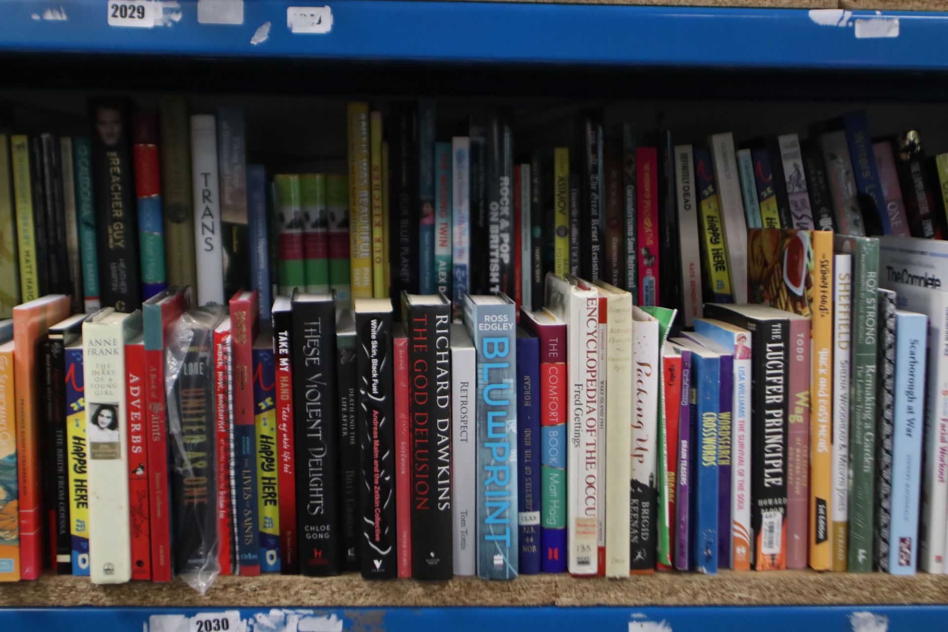 Large shelf comprising various hardback and paperback novels, autobiographies, etc - Image 3 of 4