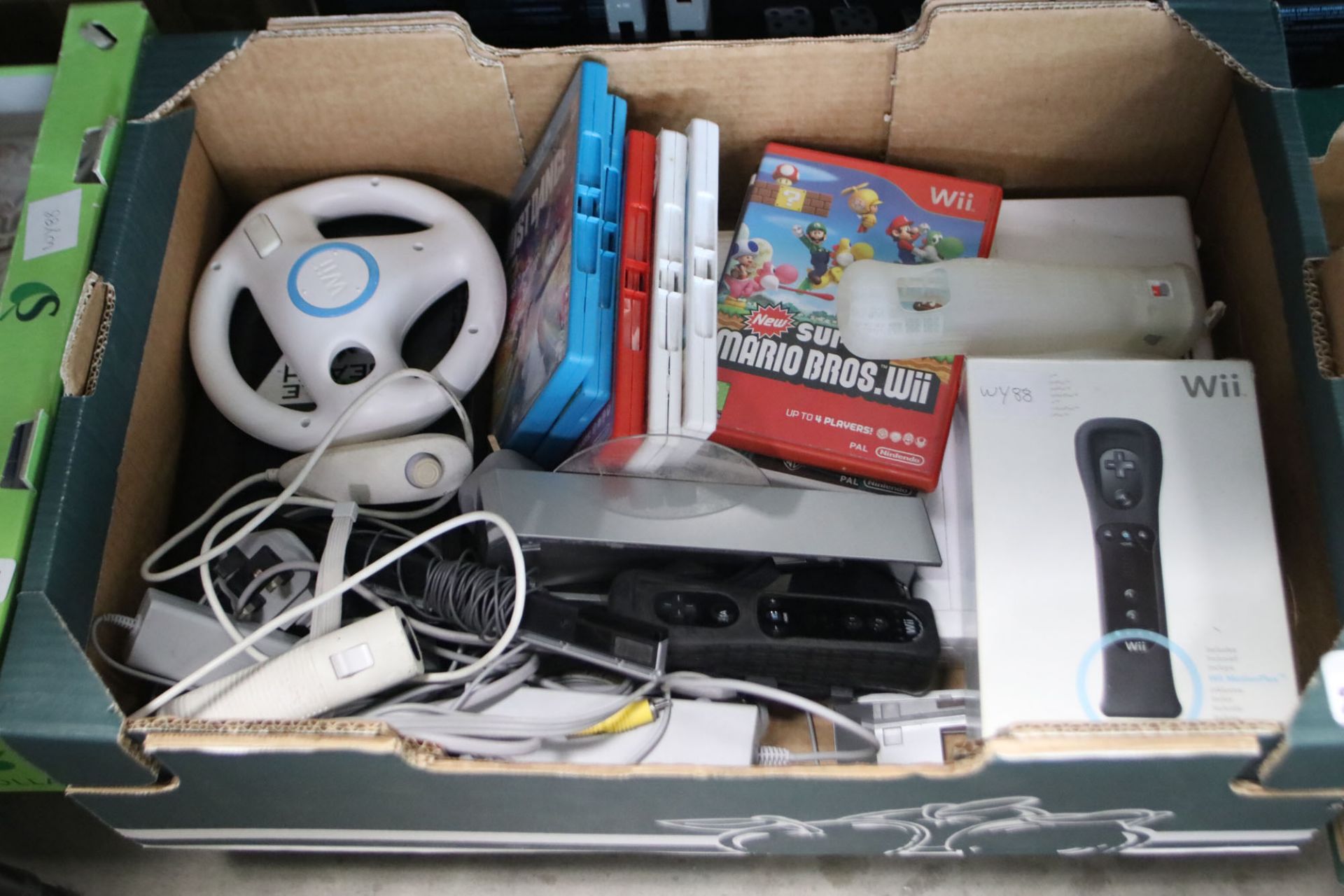 Nintendo Wii console, controllers and other accessories