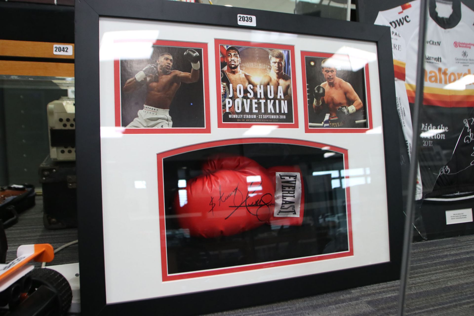 Joshua vs Povetkin Wembley Stadium 22nd September 2018 signed glove (no CoA)