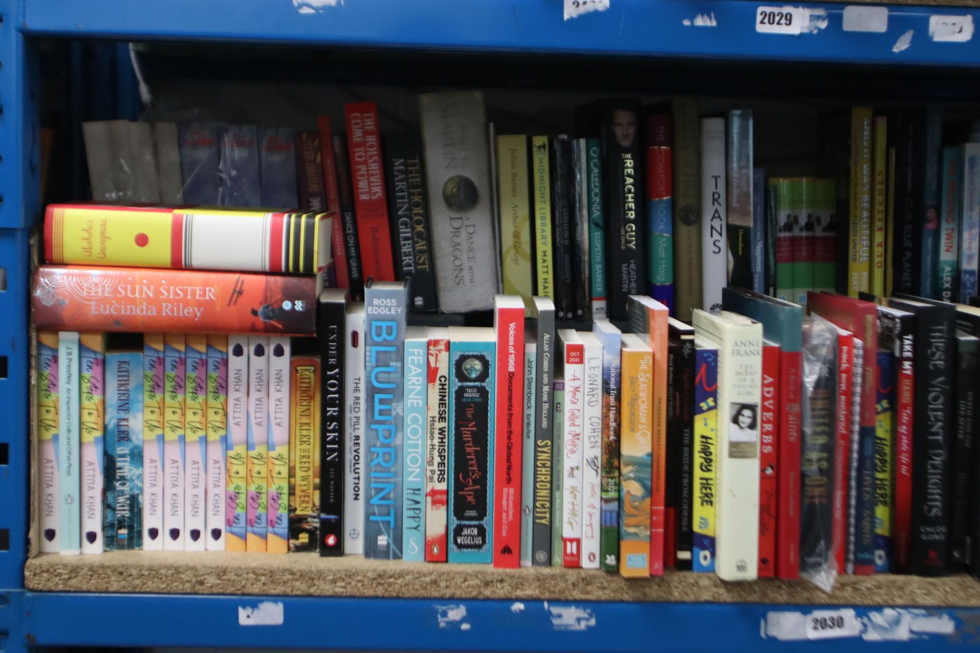 Large shelf comprising various hardback and paperback novels, autobiographies, etc - Image 2 of 4