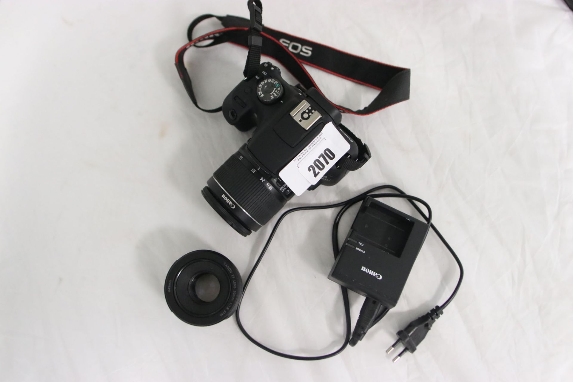 Canon EOS-2000D DSLR camera with EFS 18-55mm lens, EF50mm lens and battery charger - Image 2 of 2