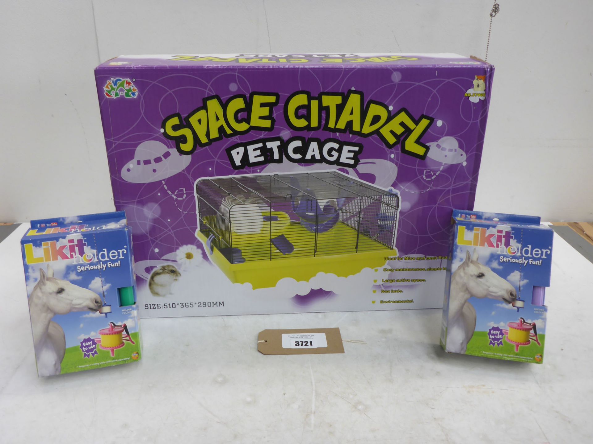 Space Citadel rodent pet cage and 2 packs of horse Likit Holders