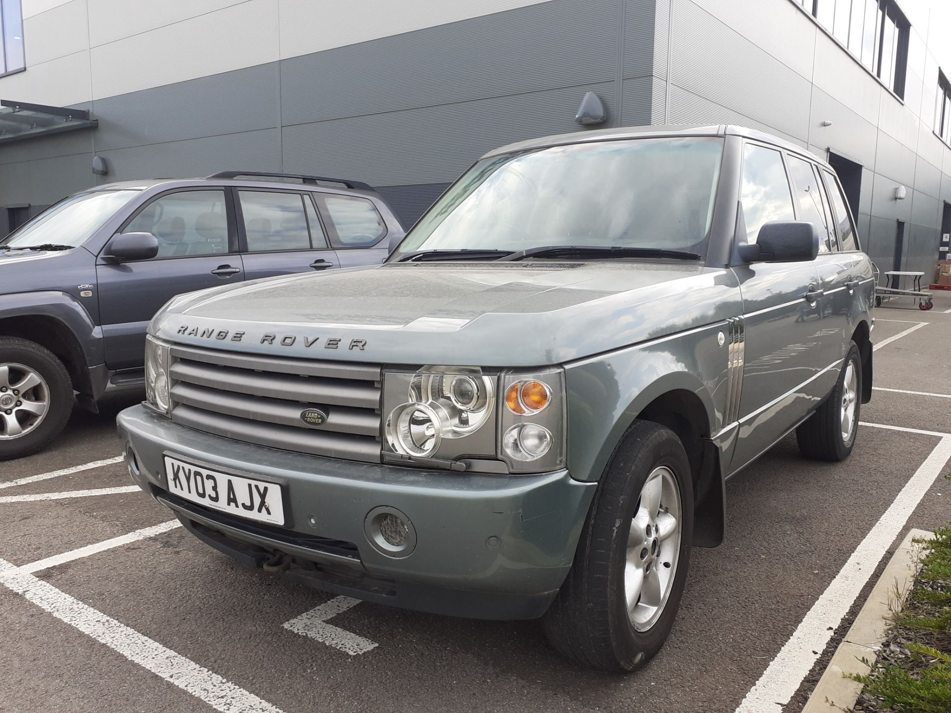 KY03 AJX, Land Rover, Range Rover HSE TD6 Auto, 2926cc in green, first registered 01/03/2003, MOT - Image 2 of 12
