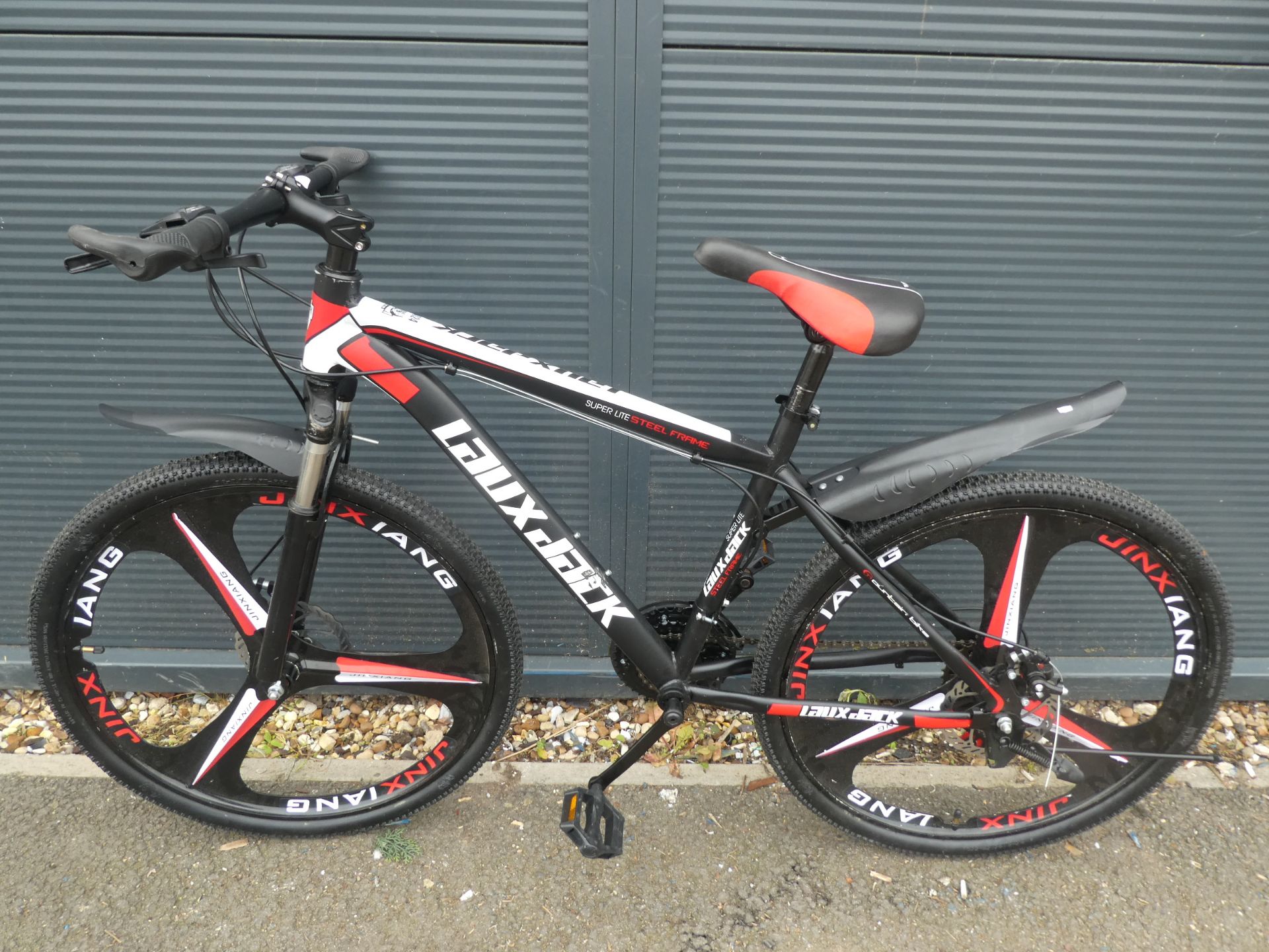 Lauxjack mountain bike in red and black