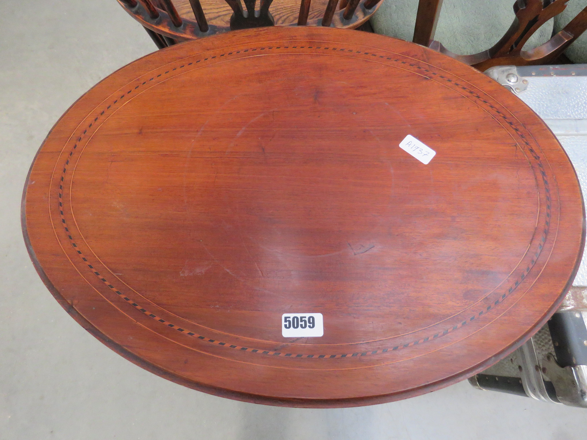 Edwardian mahogany marquetry oval occasion table - Image 2 of 2