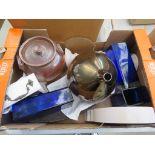 Box of pottery and brassware