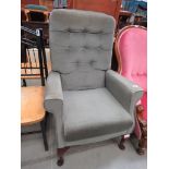 5318 Green button back armchair