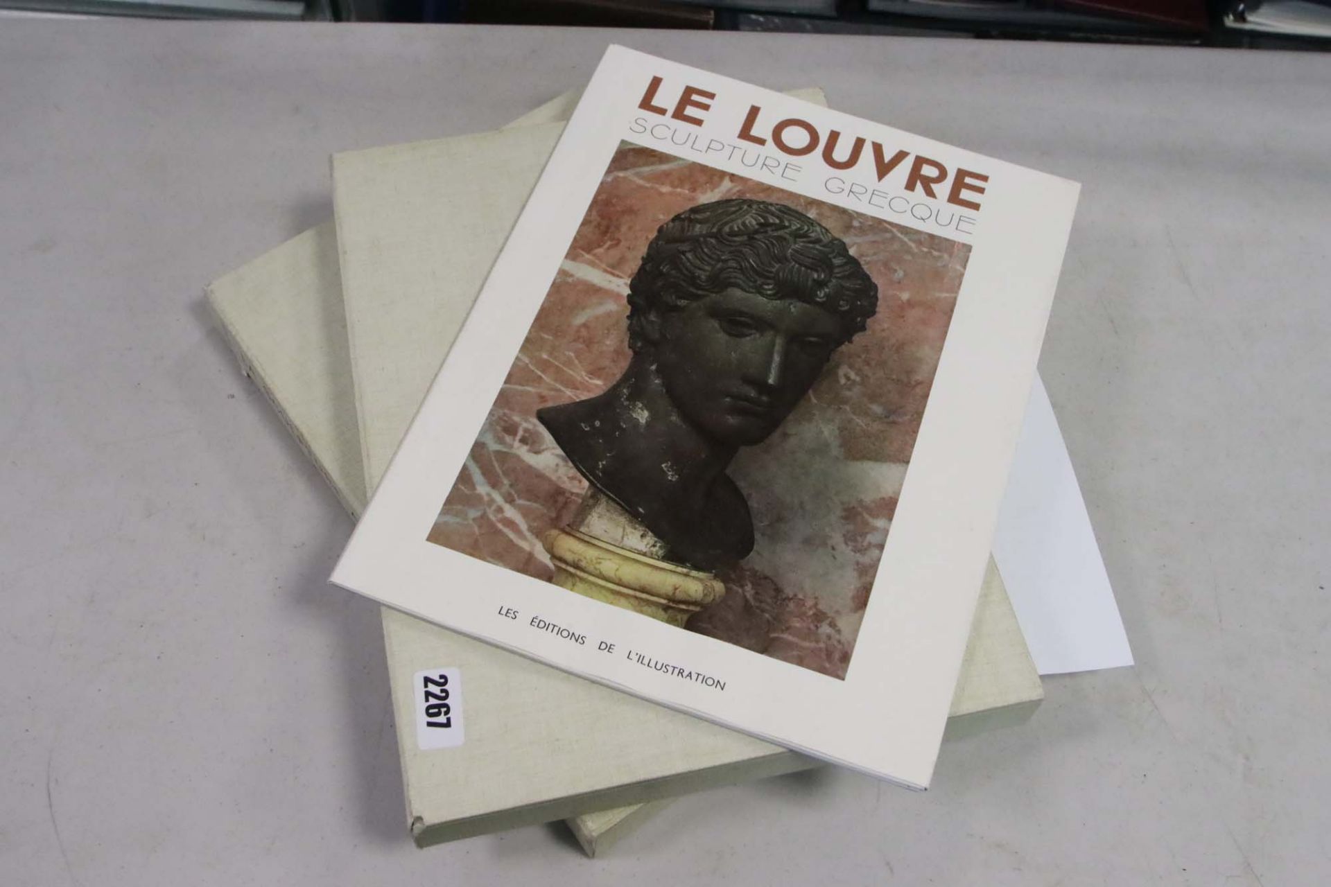 2 volumes slip cases of La Sculpture au Musee Du Louvre