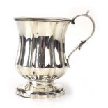 A William IV silver Christening mug of typical form, maker IJK, London 1830, h. 10 cm, 4.