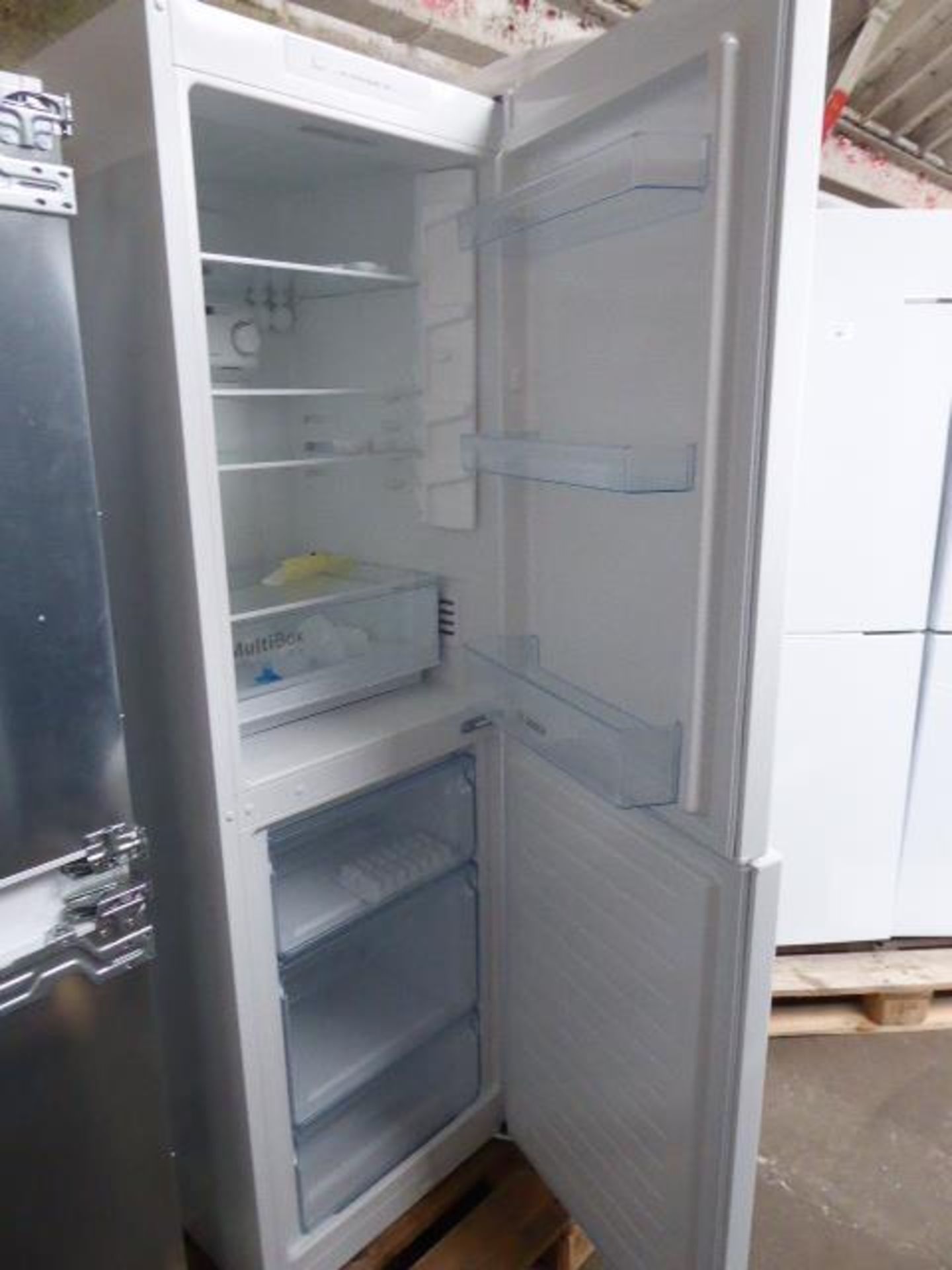 KGN34NWEAGB Bosch Free-standing fridge-freezer - Image 4 of 4