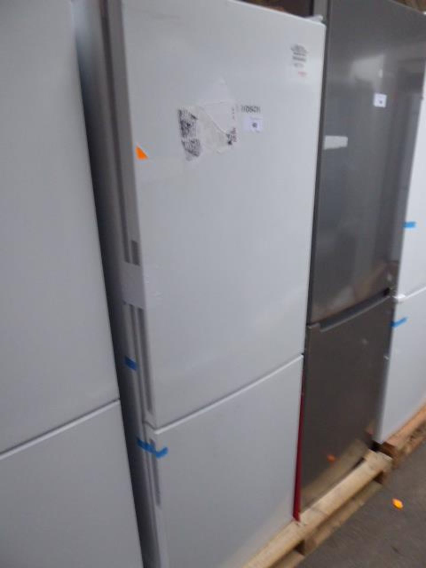 KGV336WEAGB Bosch Free-standing fridge-freezer