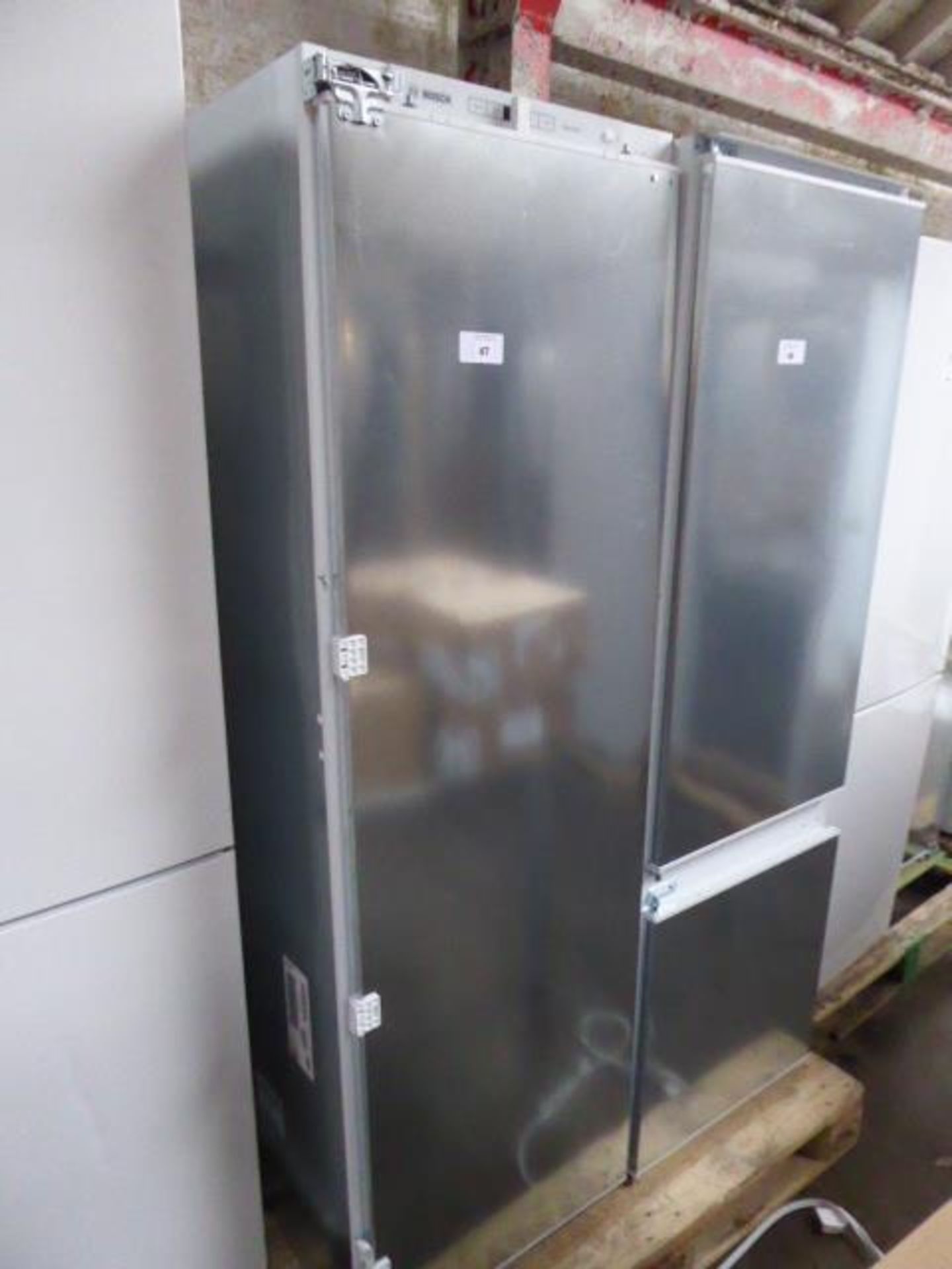 GIN81AEF0GB Bosch Built-in upright freezer