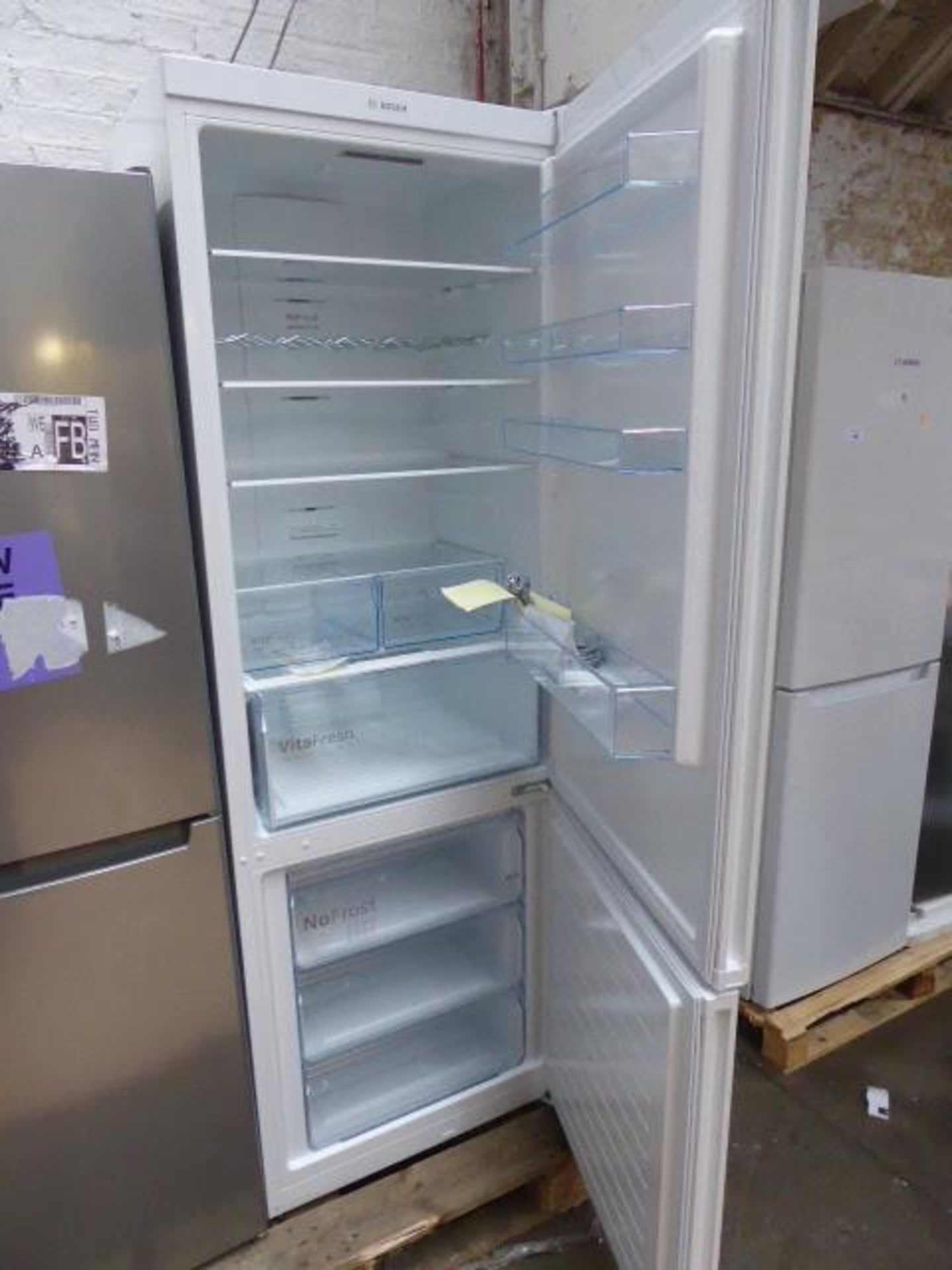 KGN49XWEA-B Bosch Free-standing fridge-freezer - Image 3 of 3