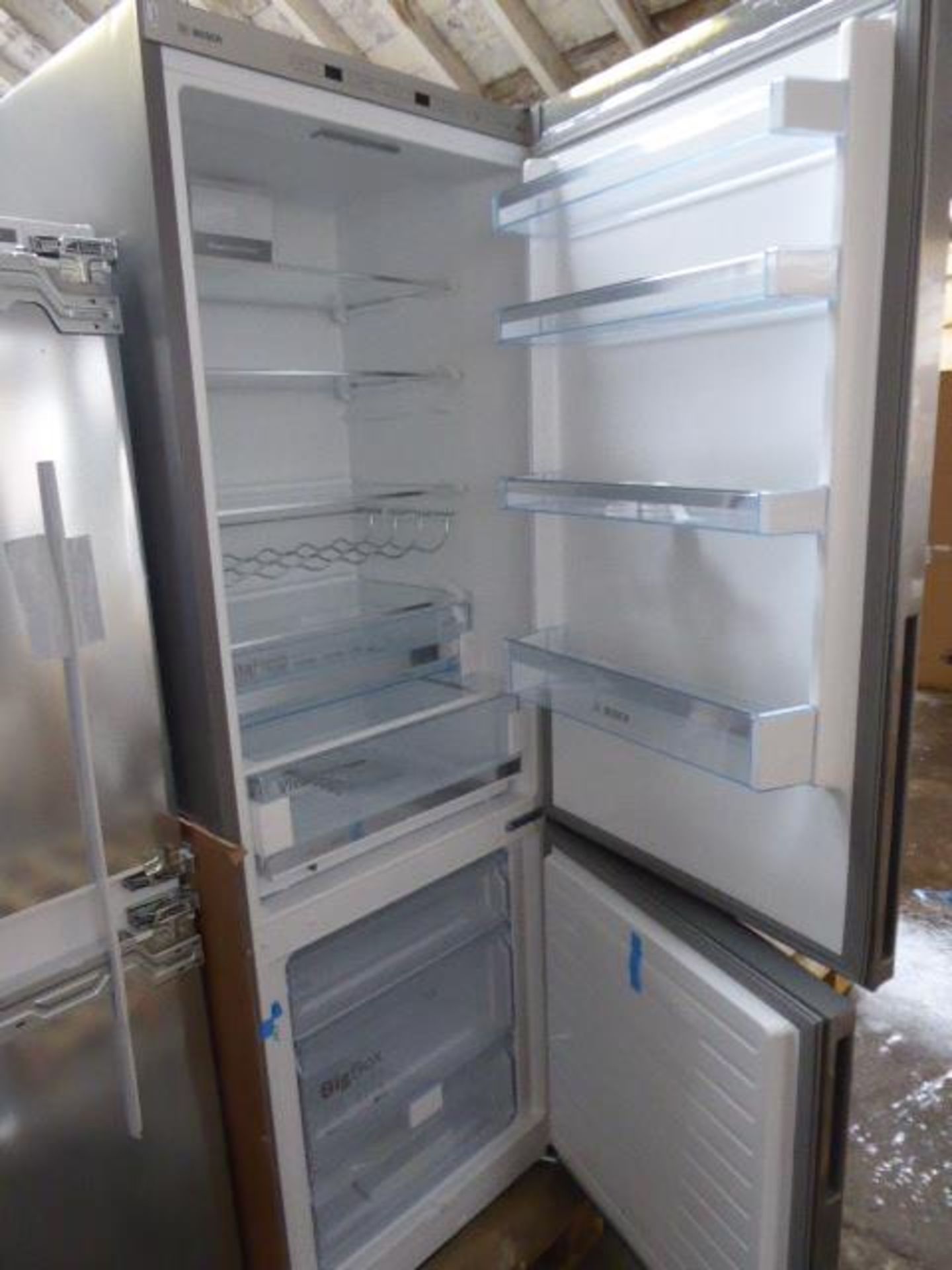 KGE49AICAGB Bosch Free-standing fridge-freezer - Image 2 of 2