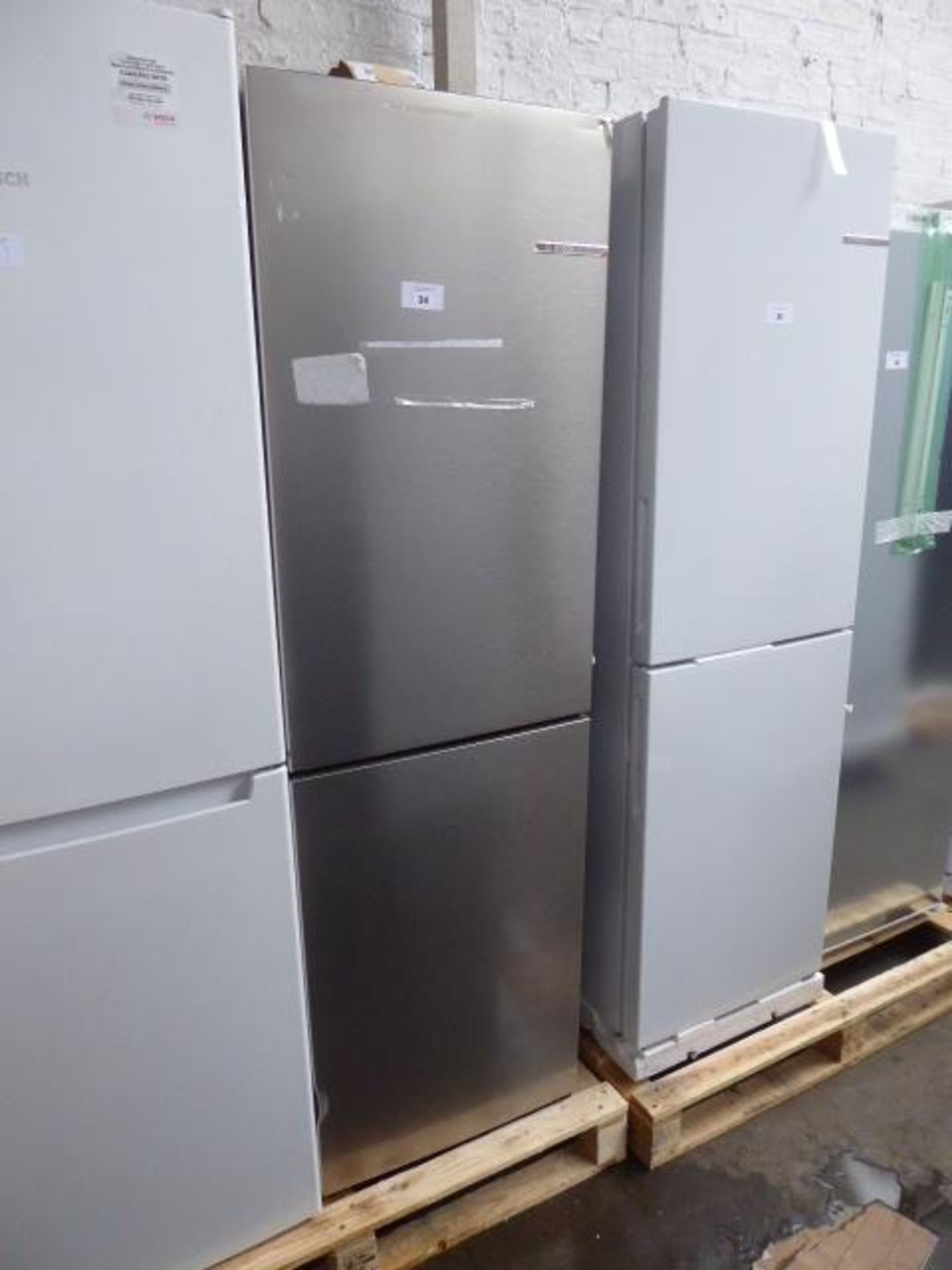 KGN27NLFAGB Bosch Free-standing fridge-freezer