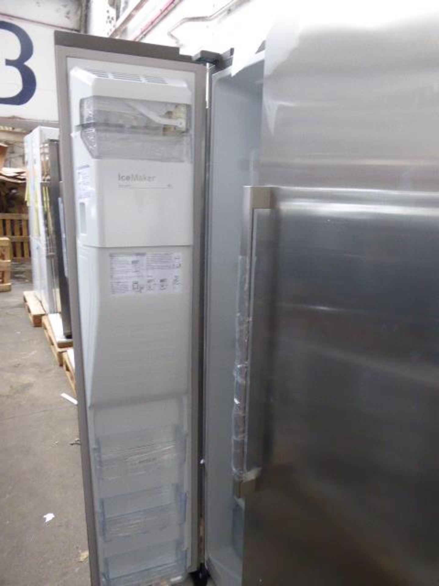 KAI93VIFPGB Bosch Side-by-side fridge-freezer - Image 3 of 3