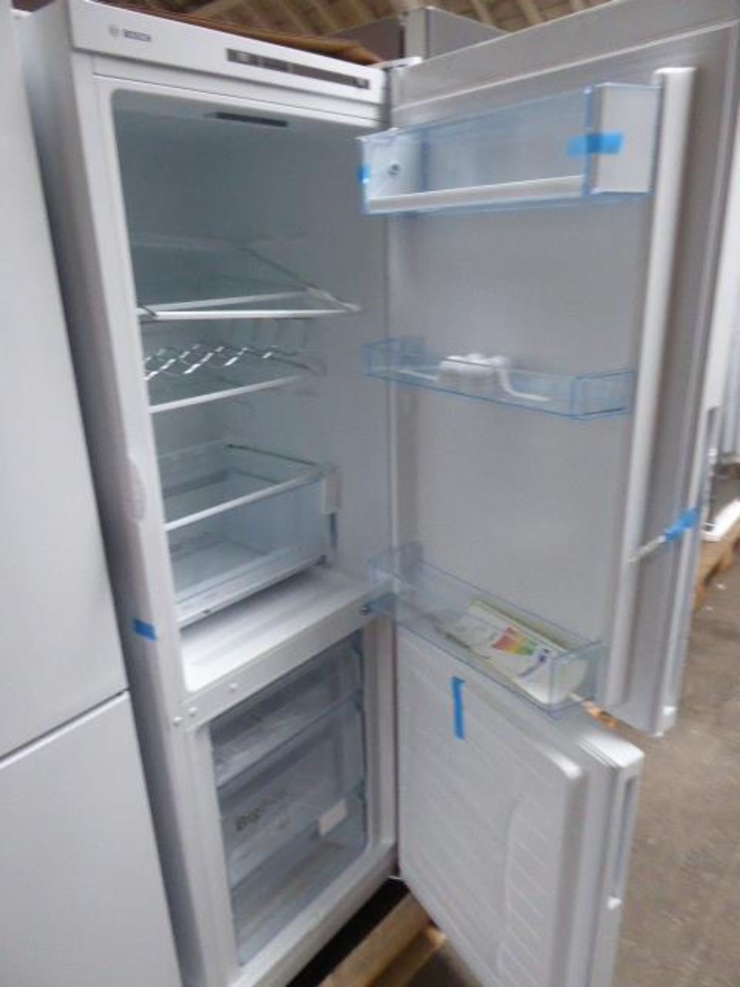 KGV336WEAGB Bosch Free-standing fridge-freezer - Image 2 of 2