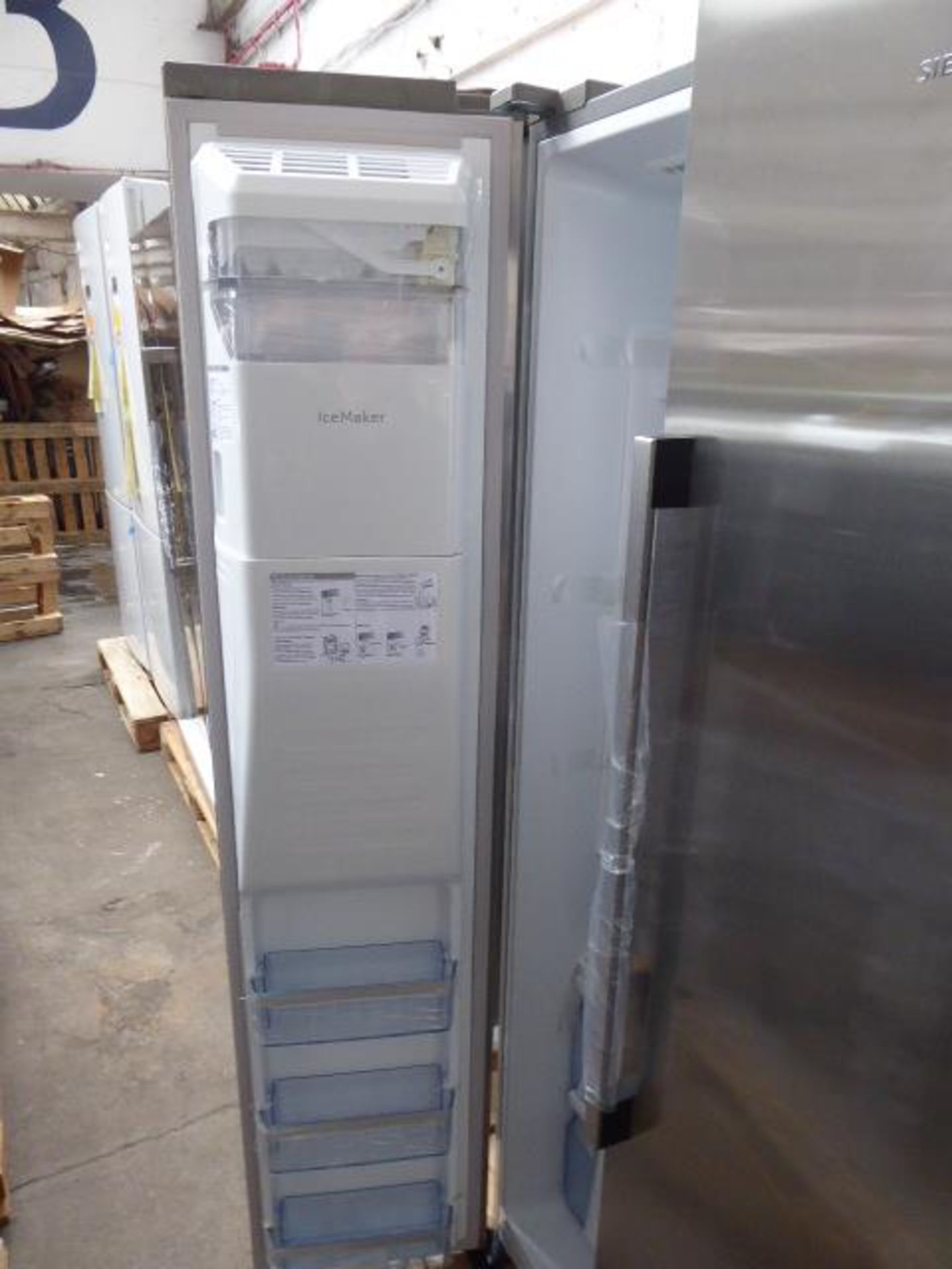 KA3923IE0GB Neff Side-by-side fridge-freezer - Image 3 of 3