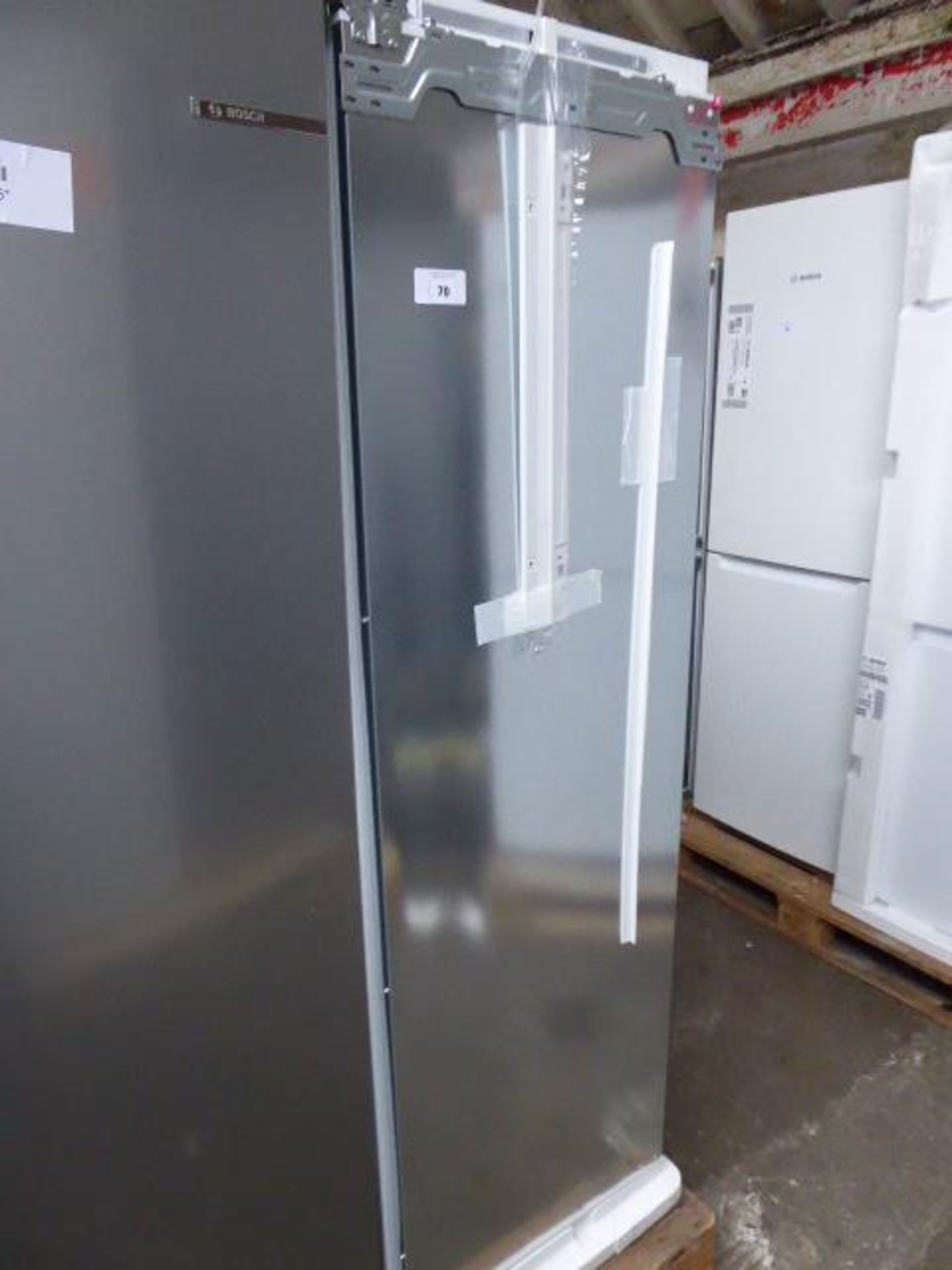 GI7813EF0GB Neff Built-in upright freezer