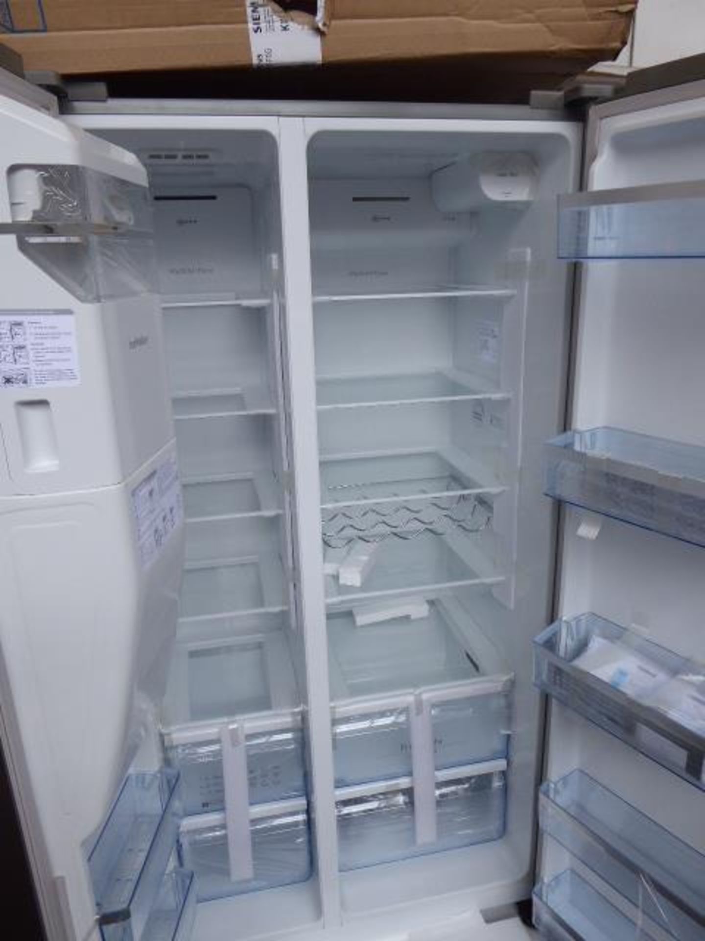 KA3923IE0GB Neff Side-by-side fridge-freezer - Image 2 of 2