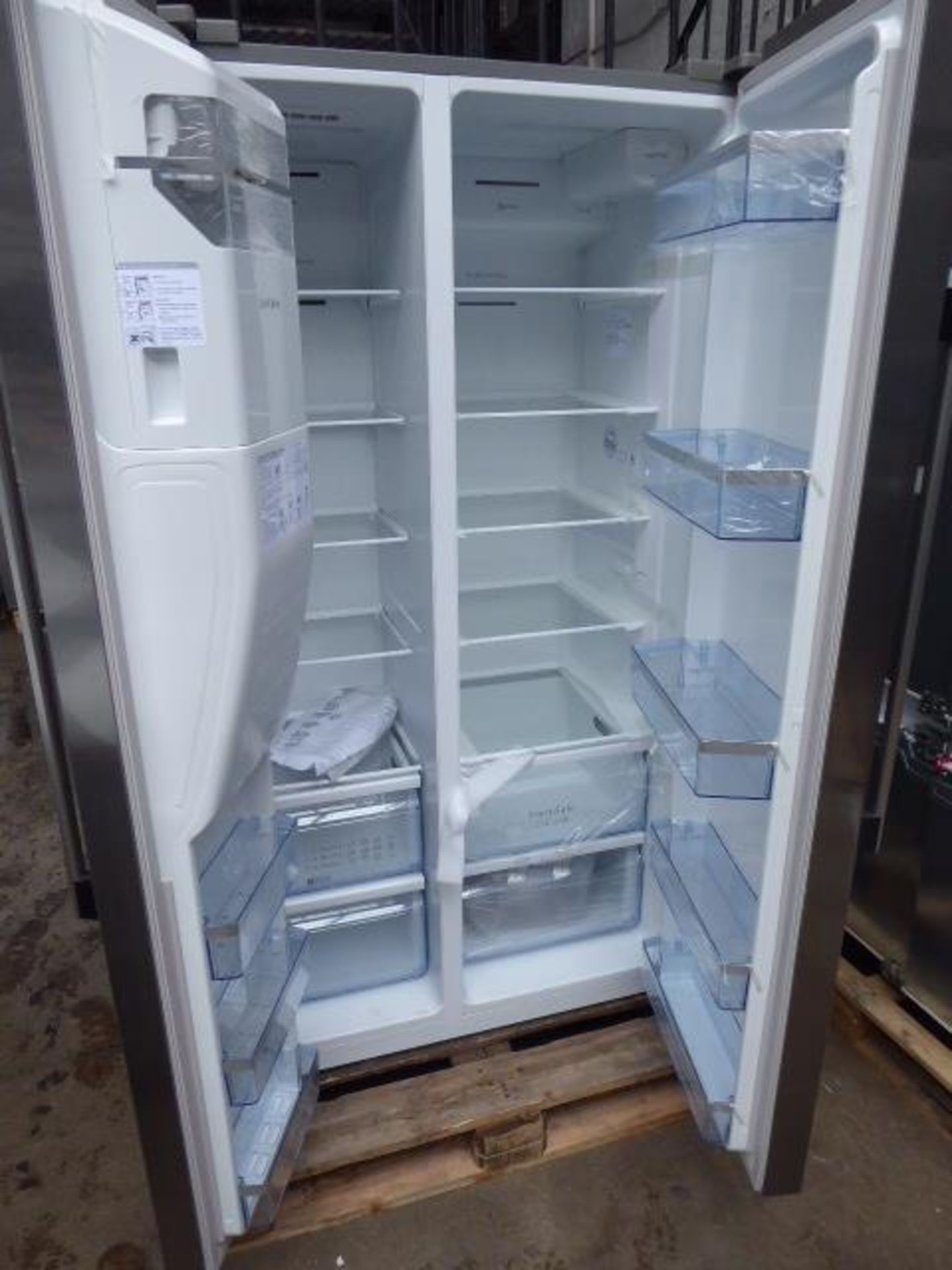 KA3923IE0GB Neff Side-by-side fridge-freezer - Image 2 of 2