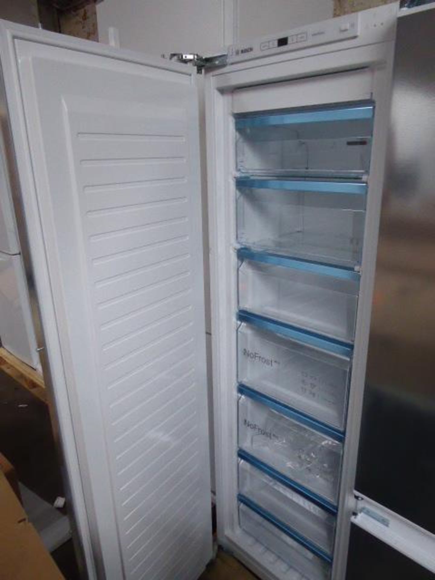 GIN81AEF0GB Bosch Built-in upright freezer - Image 2 of 2