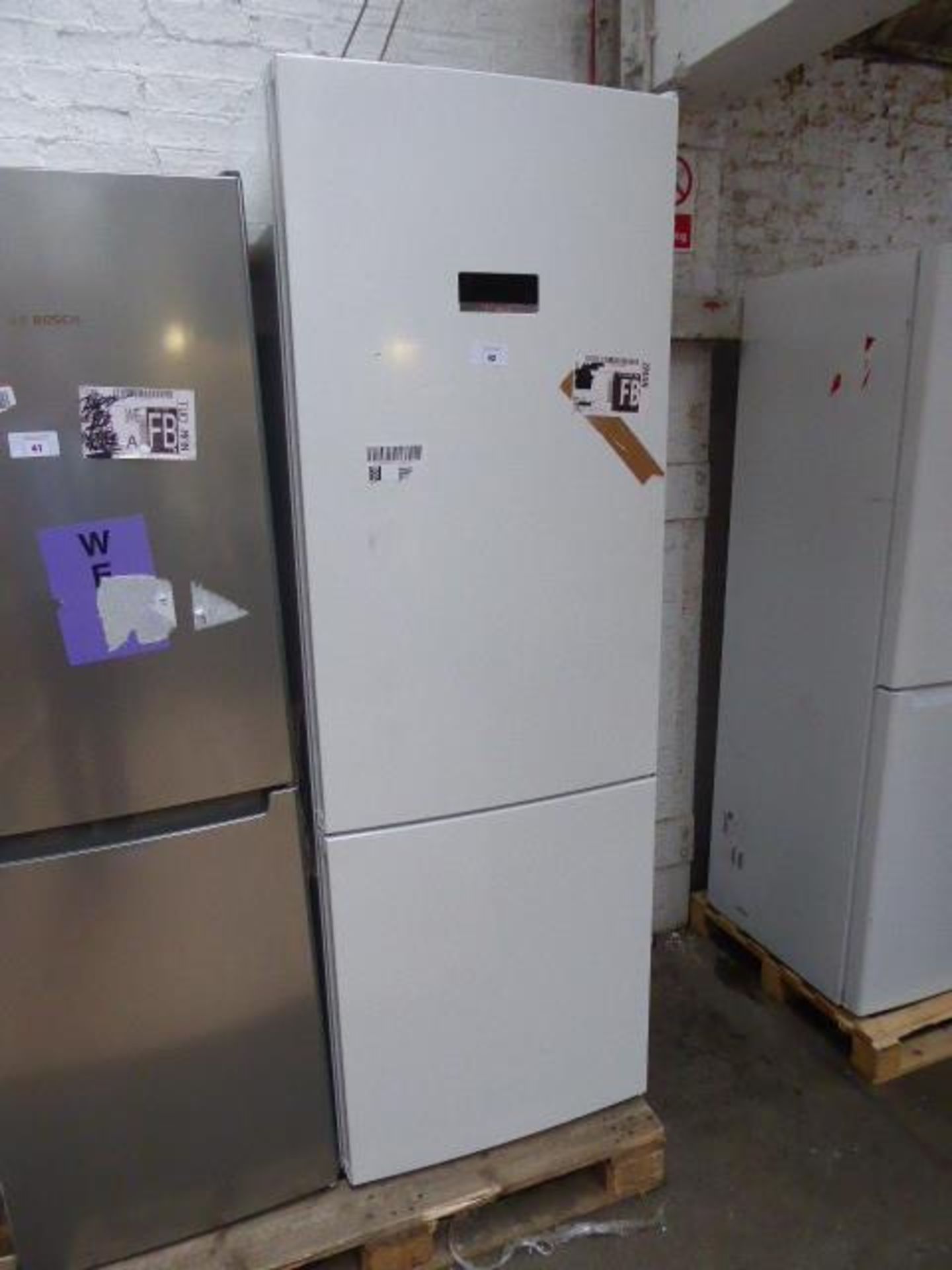 KGN49XWEA-B Bosch Free-standing fridge-freezer