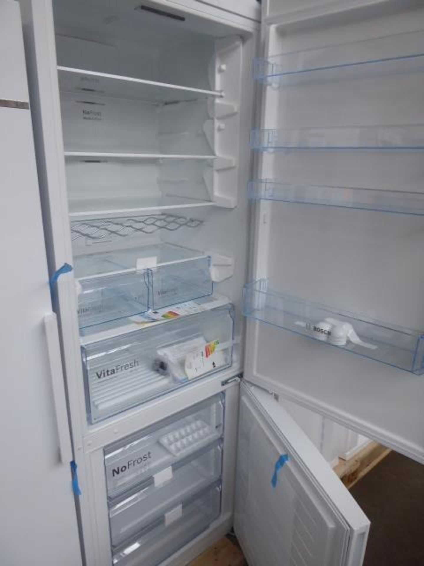 KGN49XWEA-B Bosch Free-standing fridge-freezer - Image 2 of 2