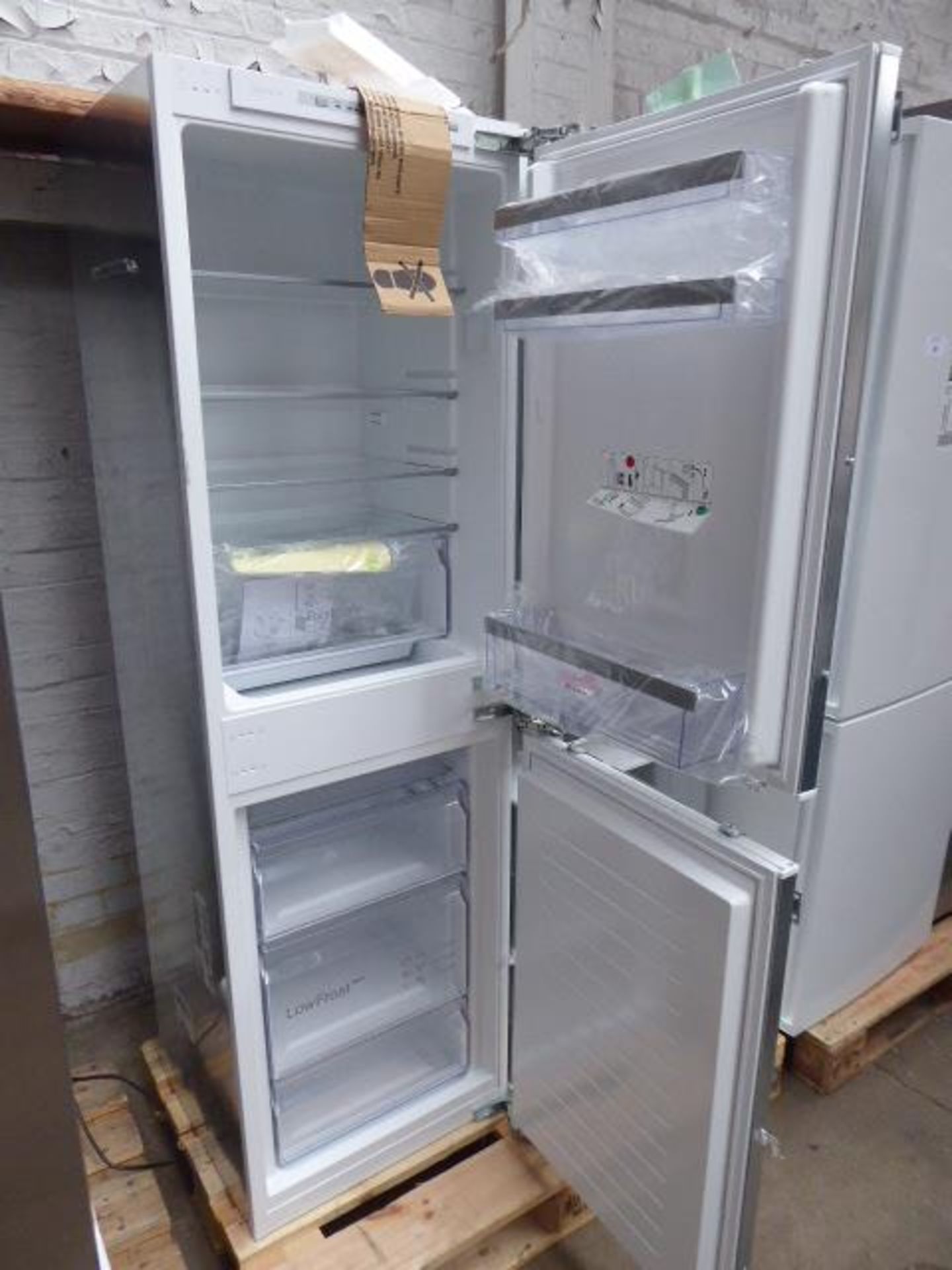 KI5852FF0GB Neff Built-in fridge-freezer combination - Image 3 of 3